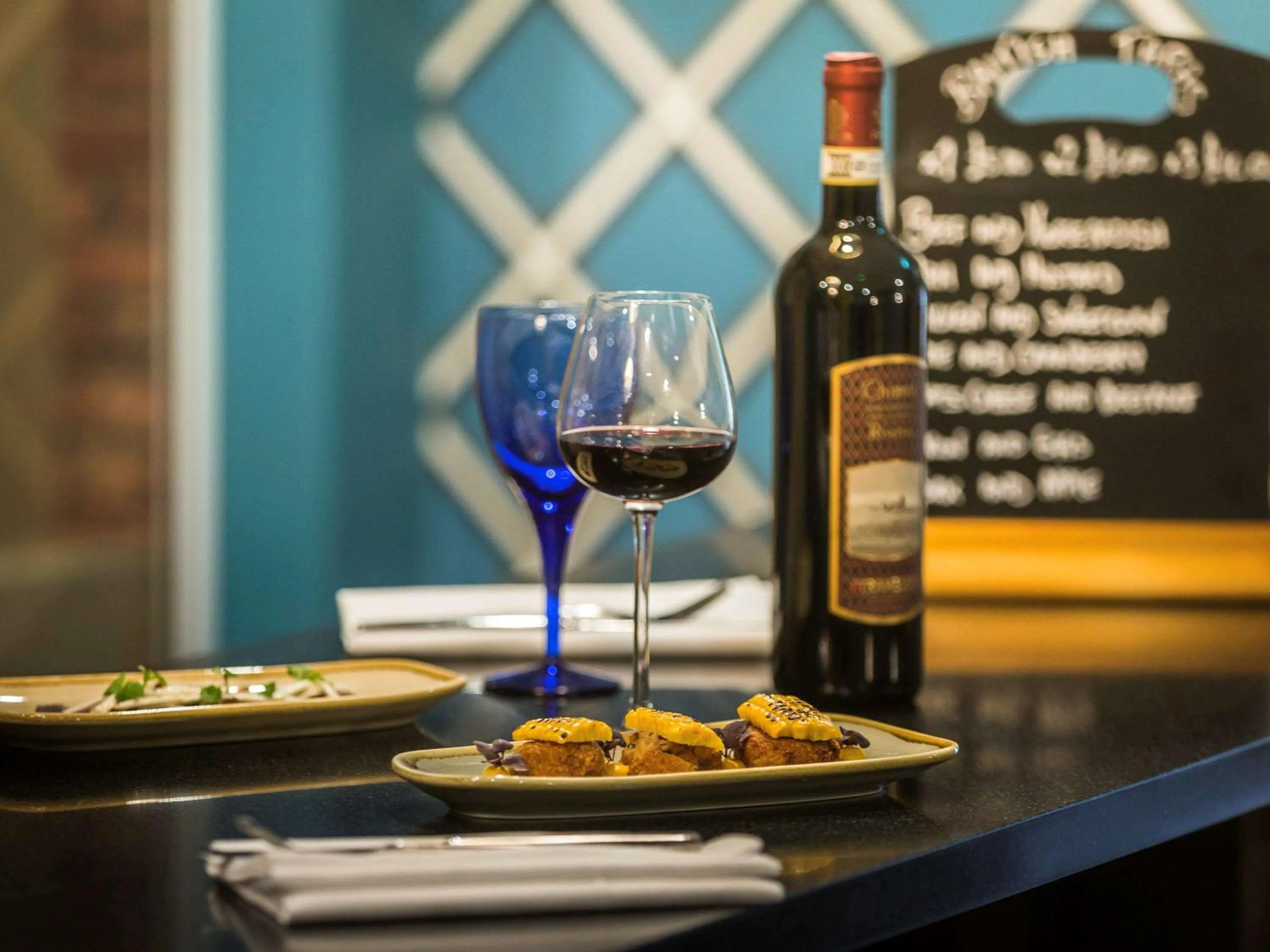 Restaurant/places to eat in WorldHotels Distinctive Woughton House Hotel