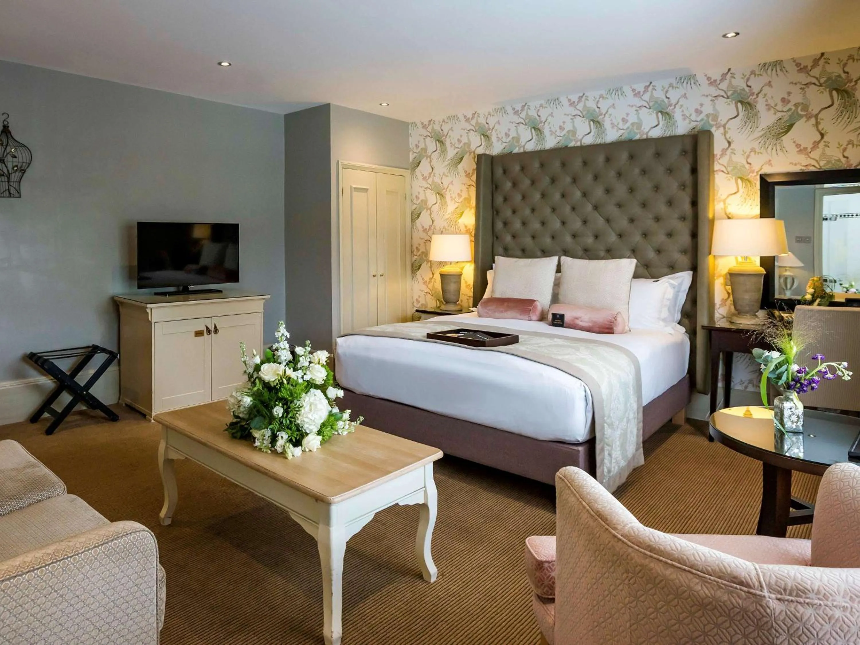 Photo of the whole room, Bed in WorldHotels Distinctive Woughton House Hotel