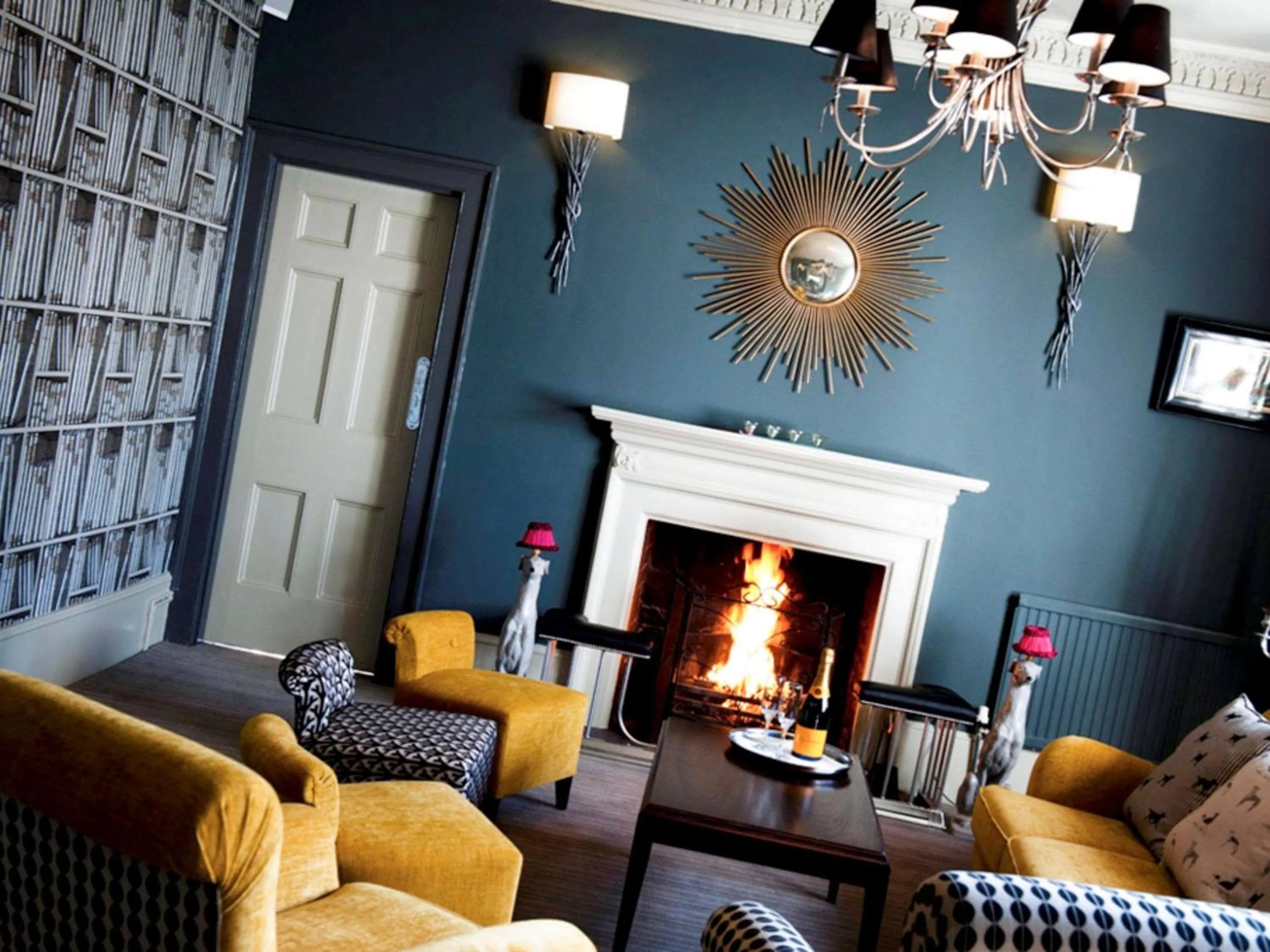 Lounge or bar in WorldHotels Distinctive Woughton House Hotel