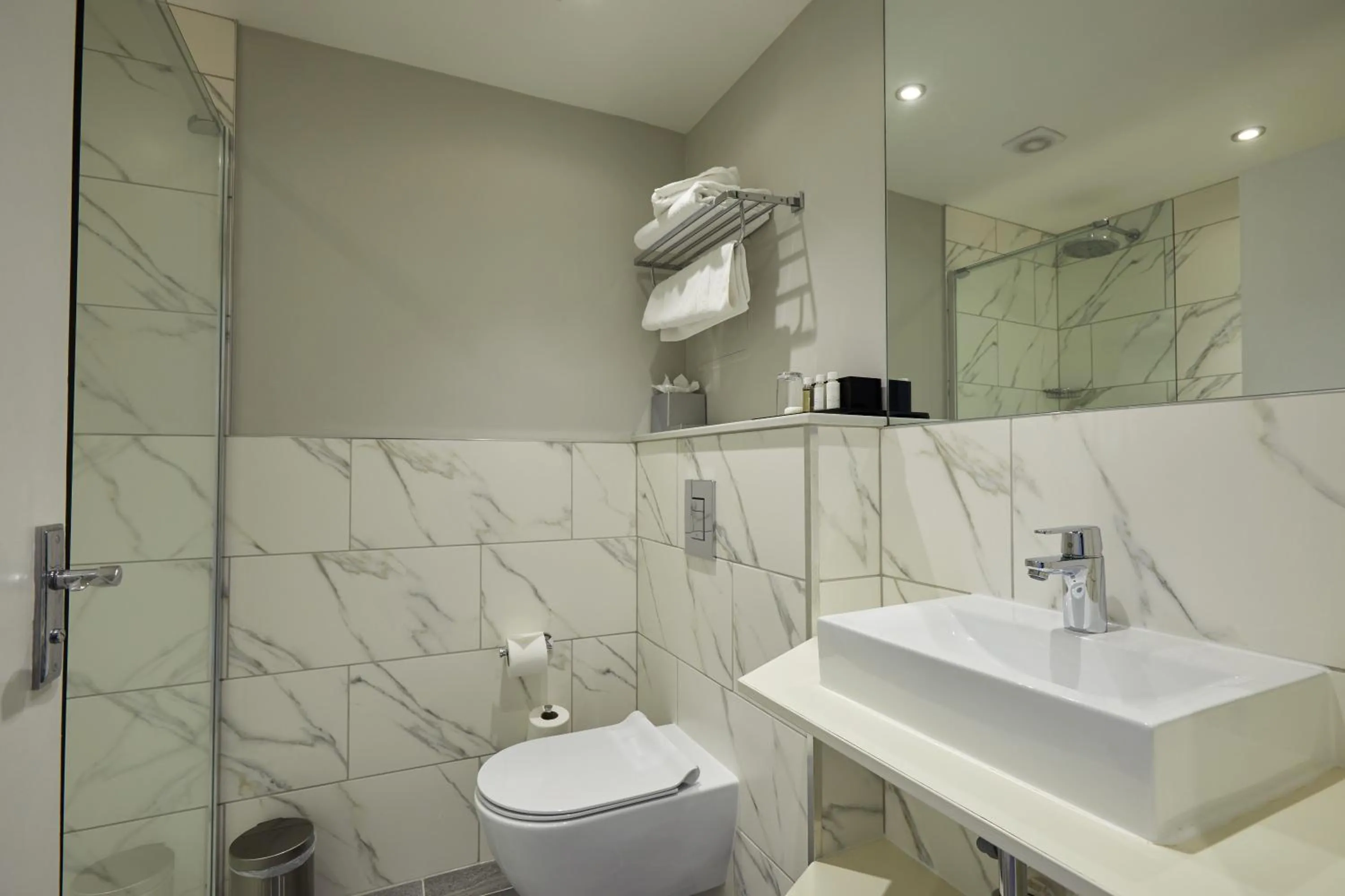 Bathroom in WorldHotels Distinctive Woughton House Hotel