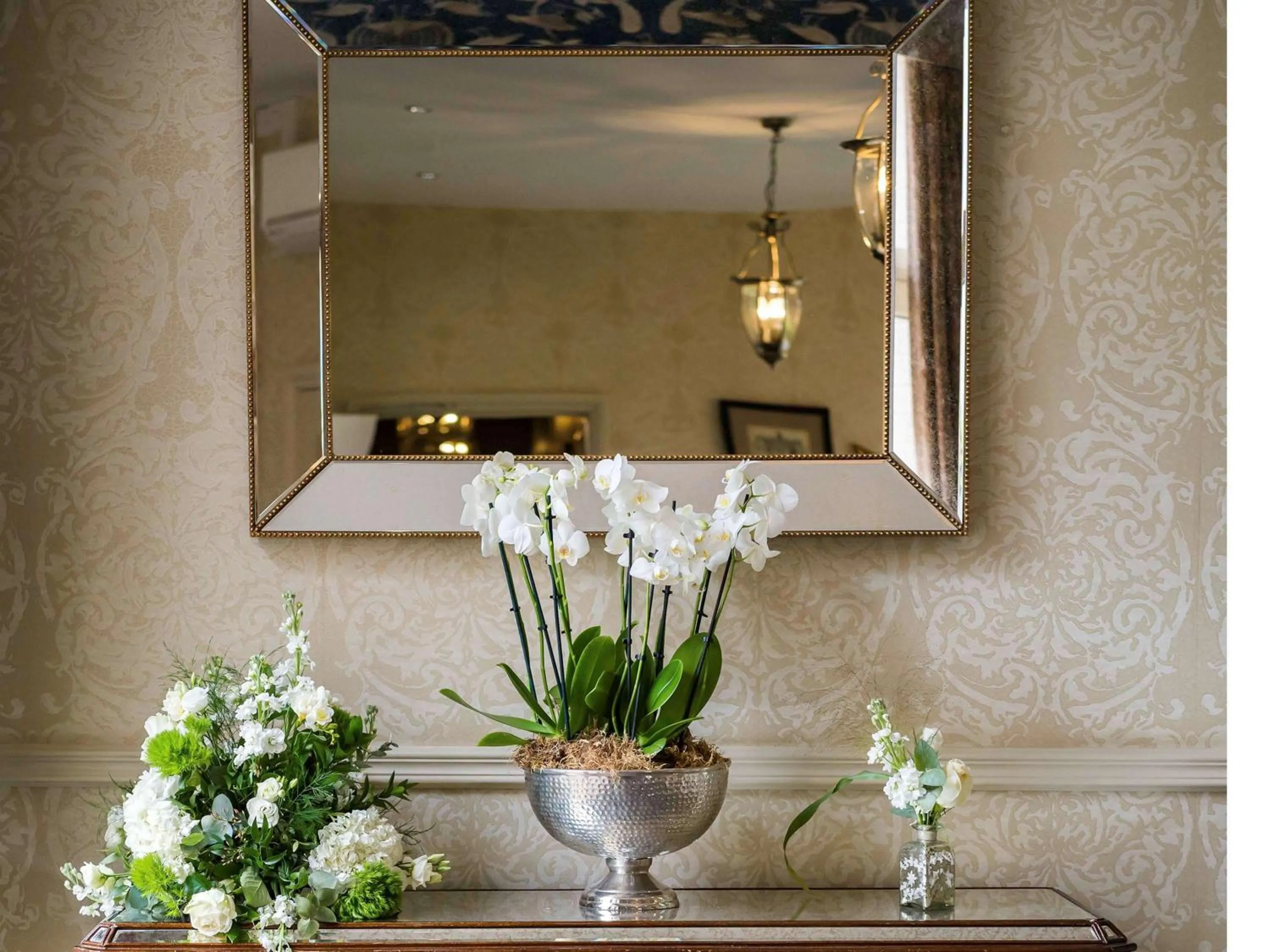 Lounge or bar in WorldHotels Distinctive Woughton House Hotel