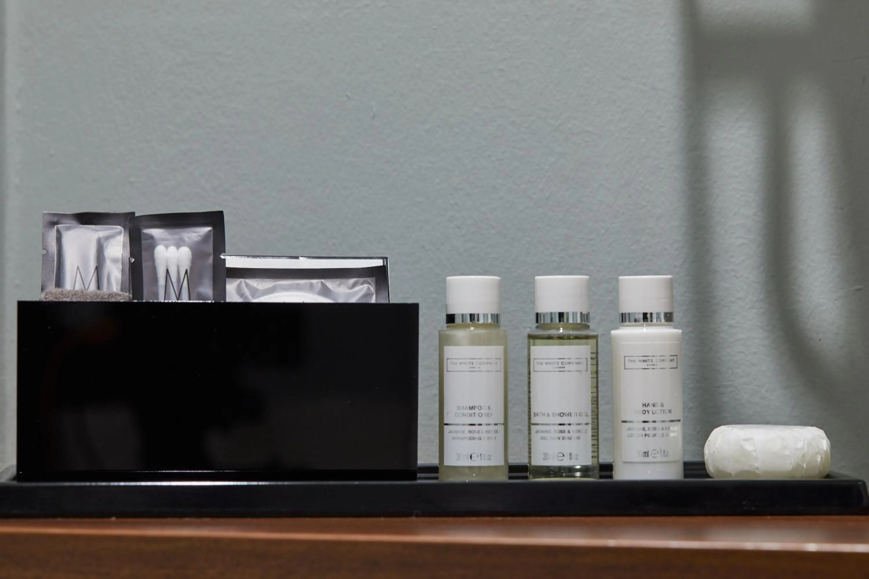 Bathroom in WorldHotels Distinctive Woughton House Hotel