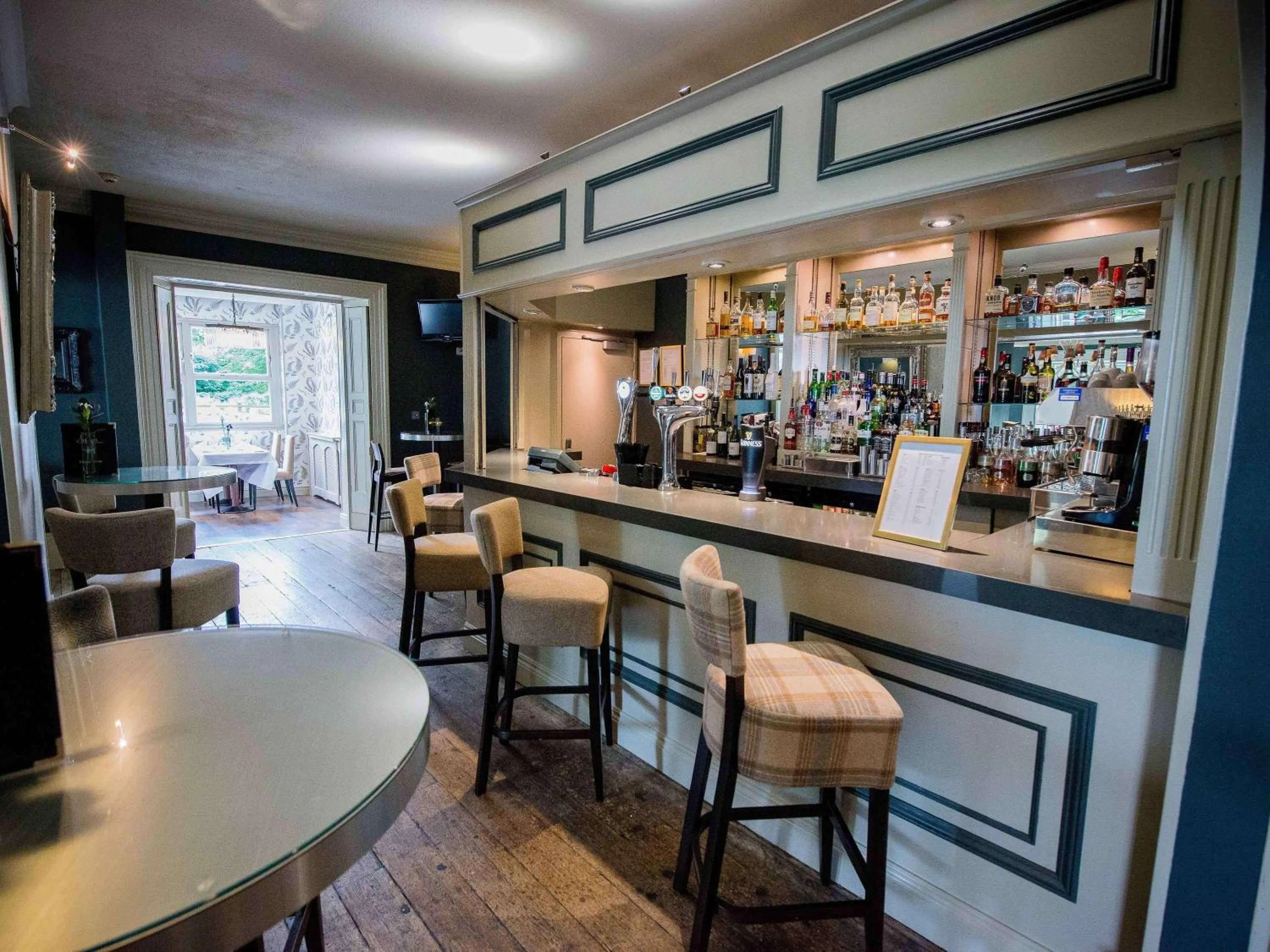 Lounge or bar in WorldHotels Distinctive Woughton House Hotel