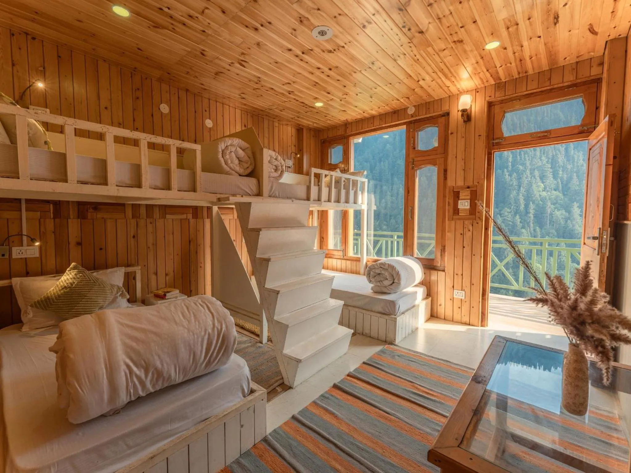 bunk bed in Moustache Shoja, Jibhi