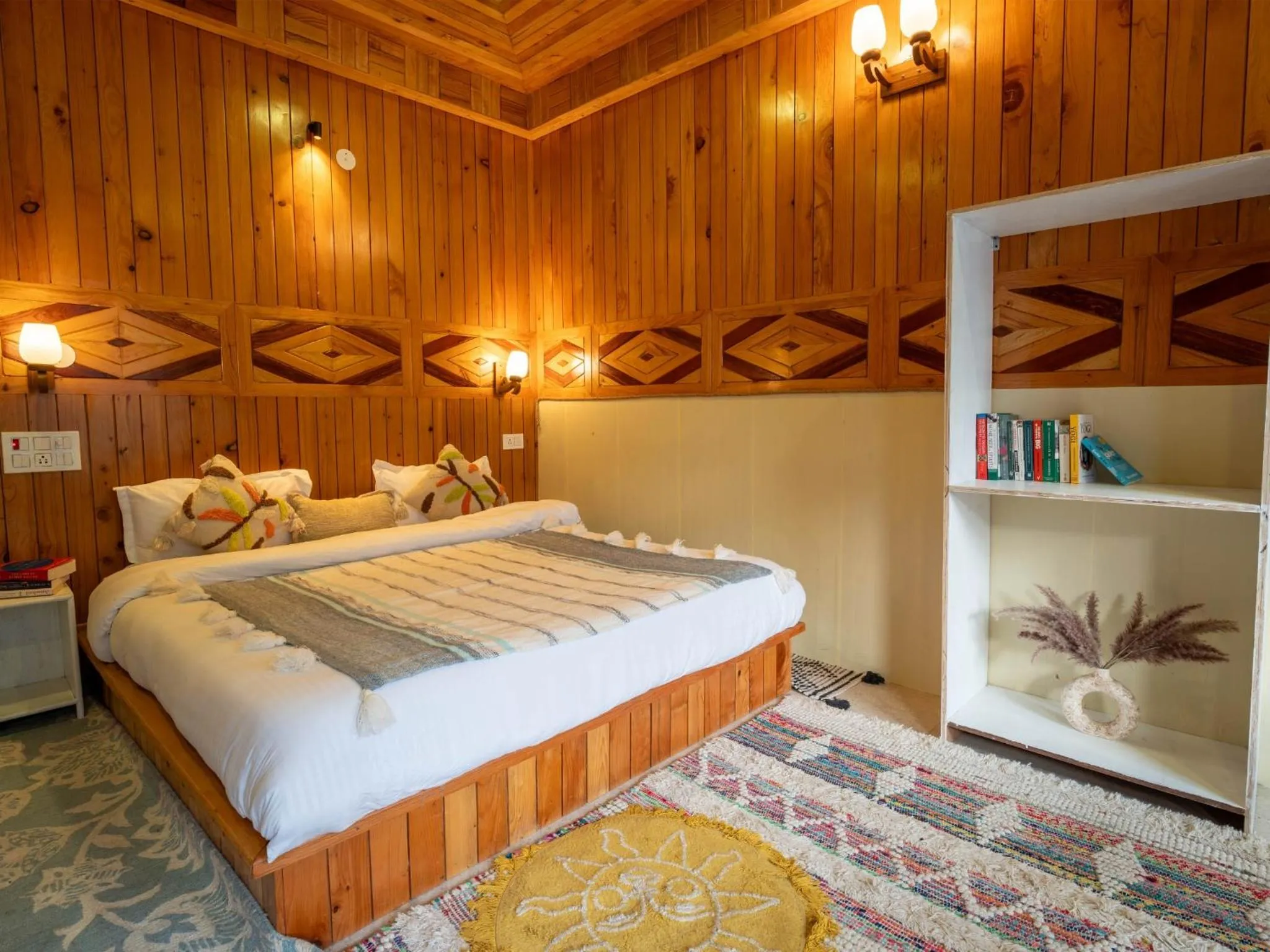 Bed in Moustache Shoja, Jibhi