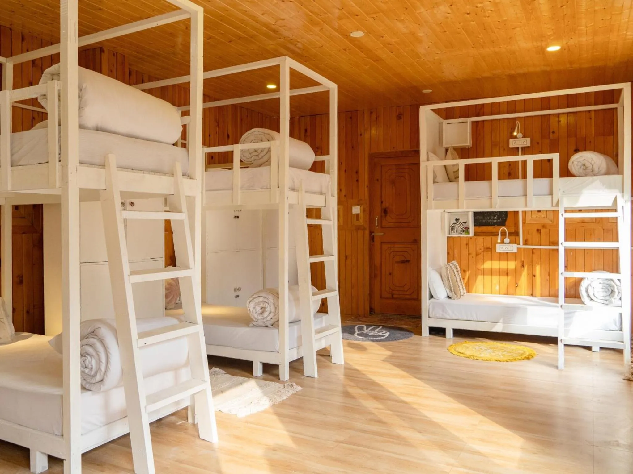 Bed in Moustache Shoja, Jibhi