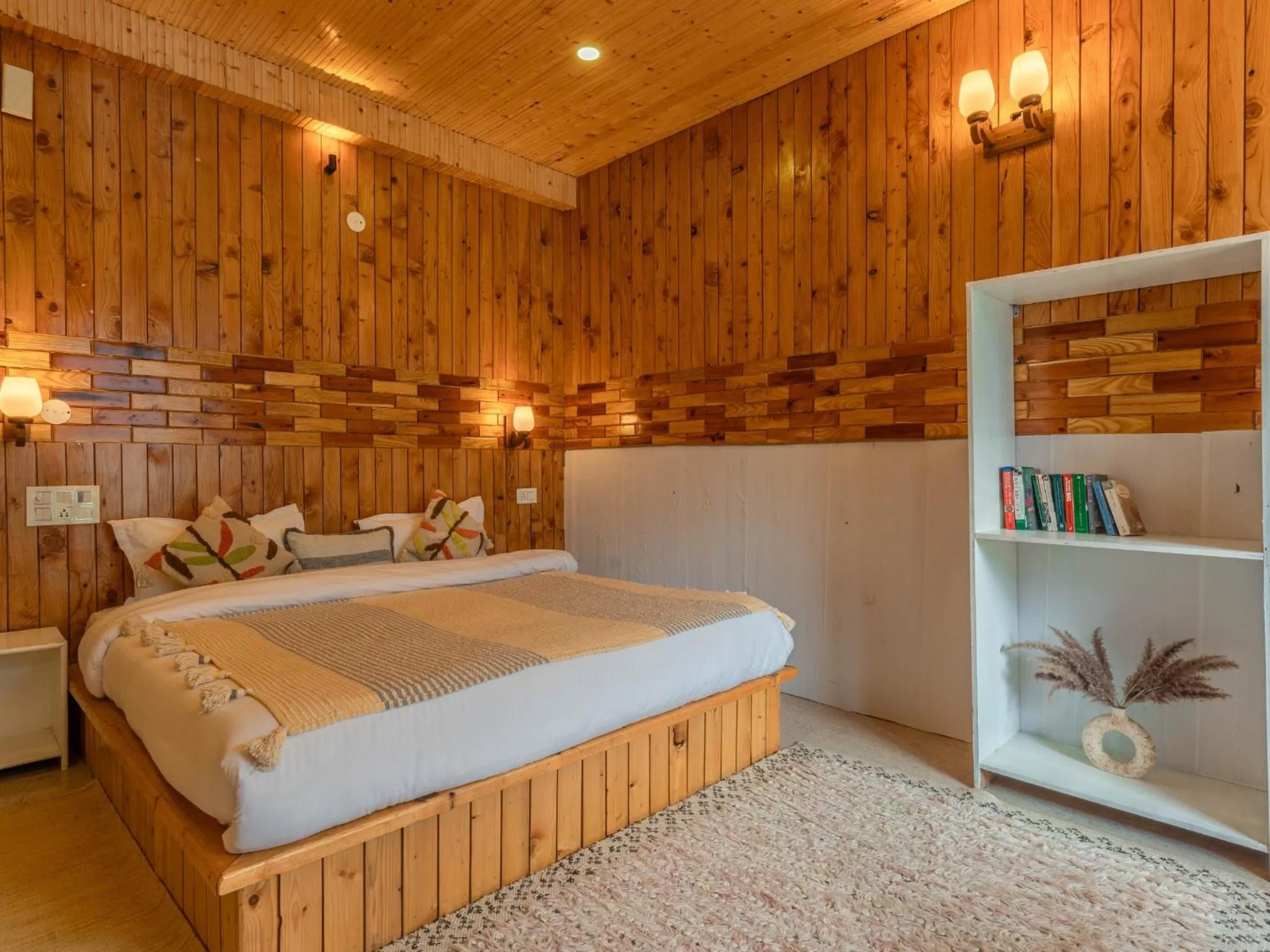 Bed in Moustache Shoja, Jibhi