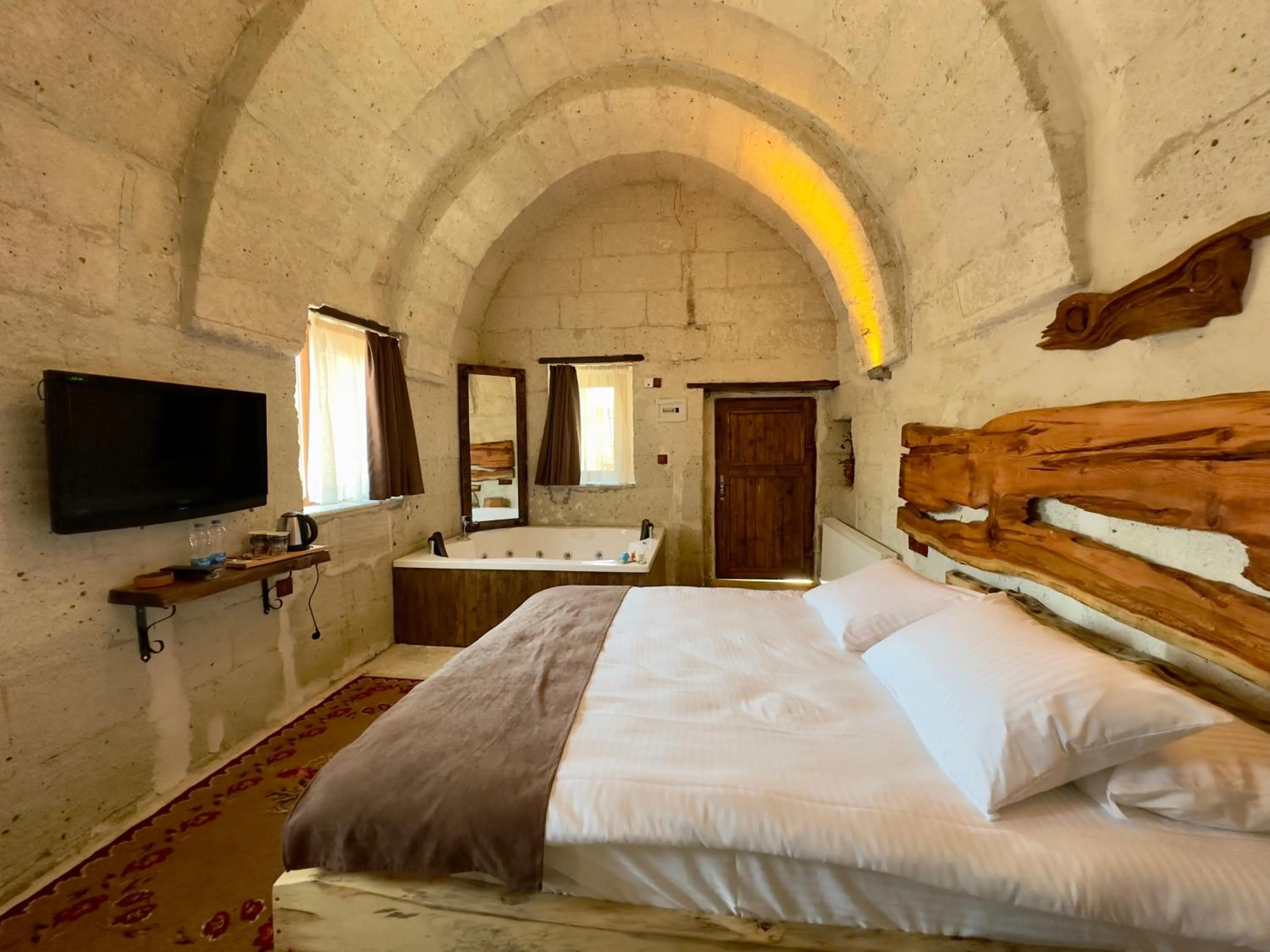 Bedroom, Bed in Almula Cave