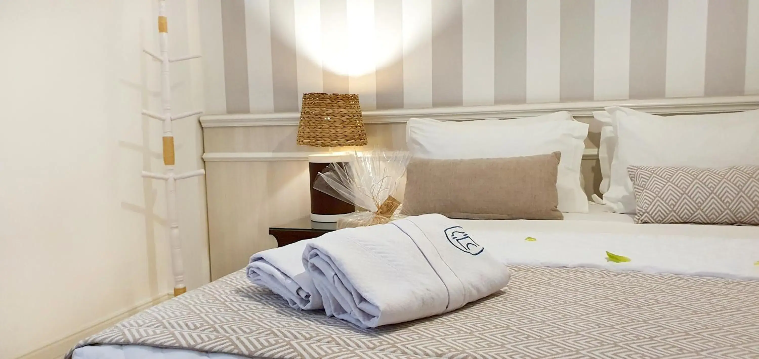 Double Charming Room with Balcony and Pool View. - single occupancy in Hotel Villa Mayor Charme Double Charming Room with Balcony and Pool View. - single occupancy in Hotel Villa Mayor Charme