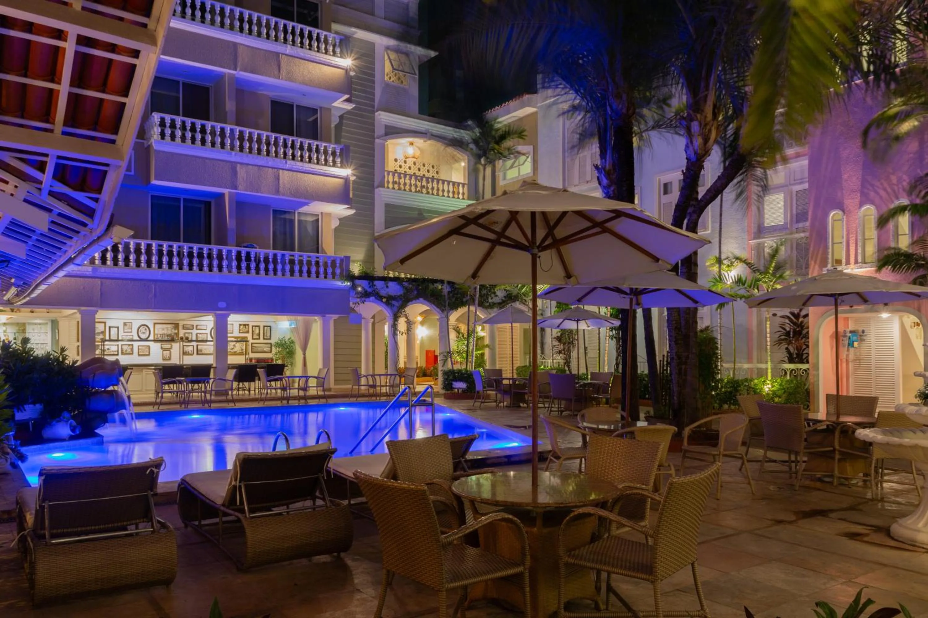 Swimming pool in Hotel Villa Mayor Charme