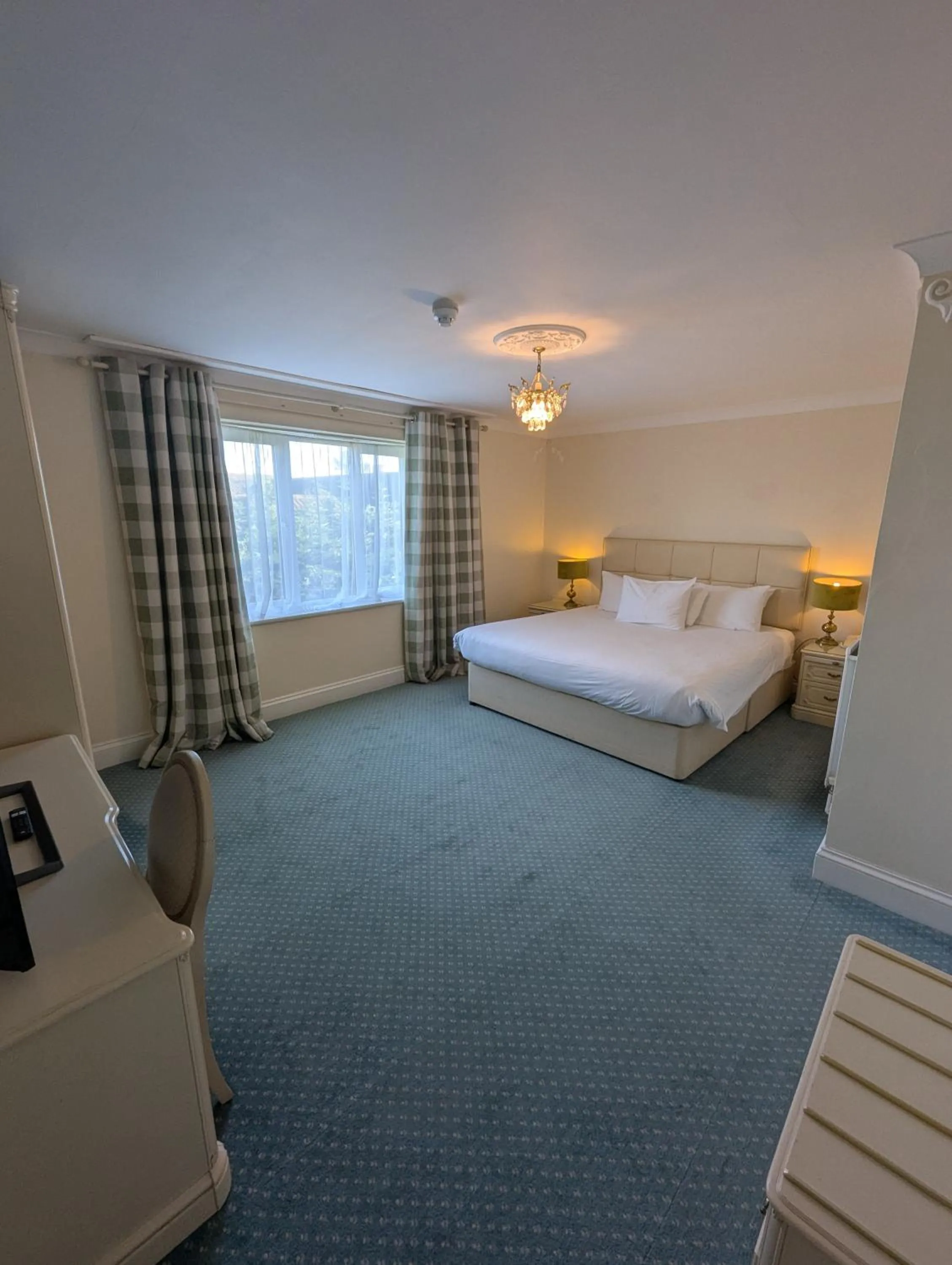 Bed in The Walnut Tree Hotel