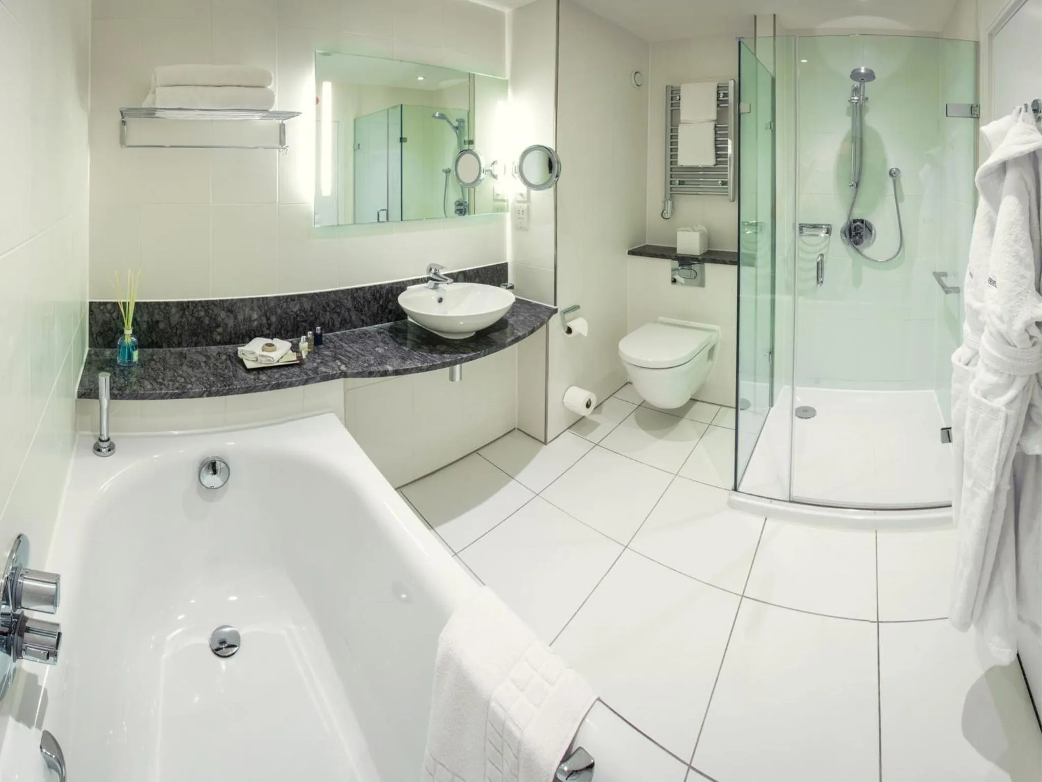 Bathroom in Bedford Lodge Hotel & Spa