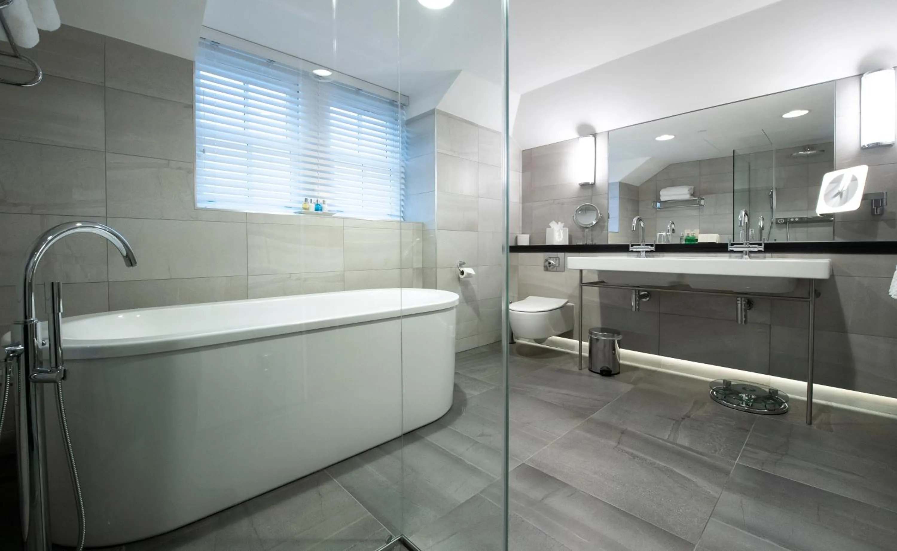 Bathroom in Bedford Lodge Hotel & Spa