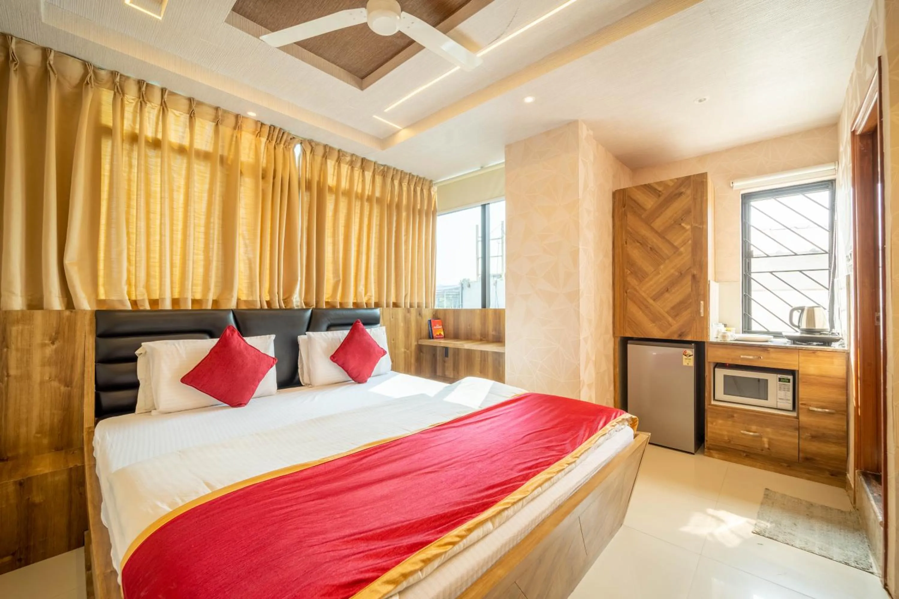 Bed in Seasons Suites Koramangala