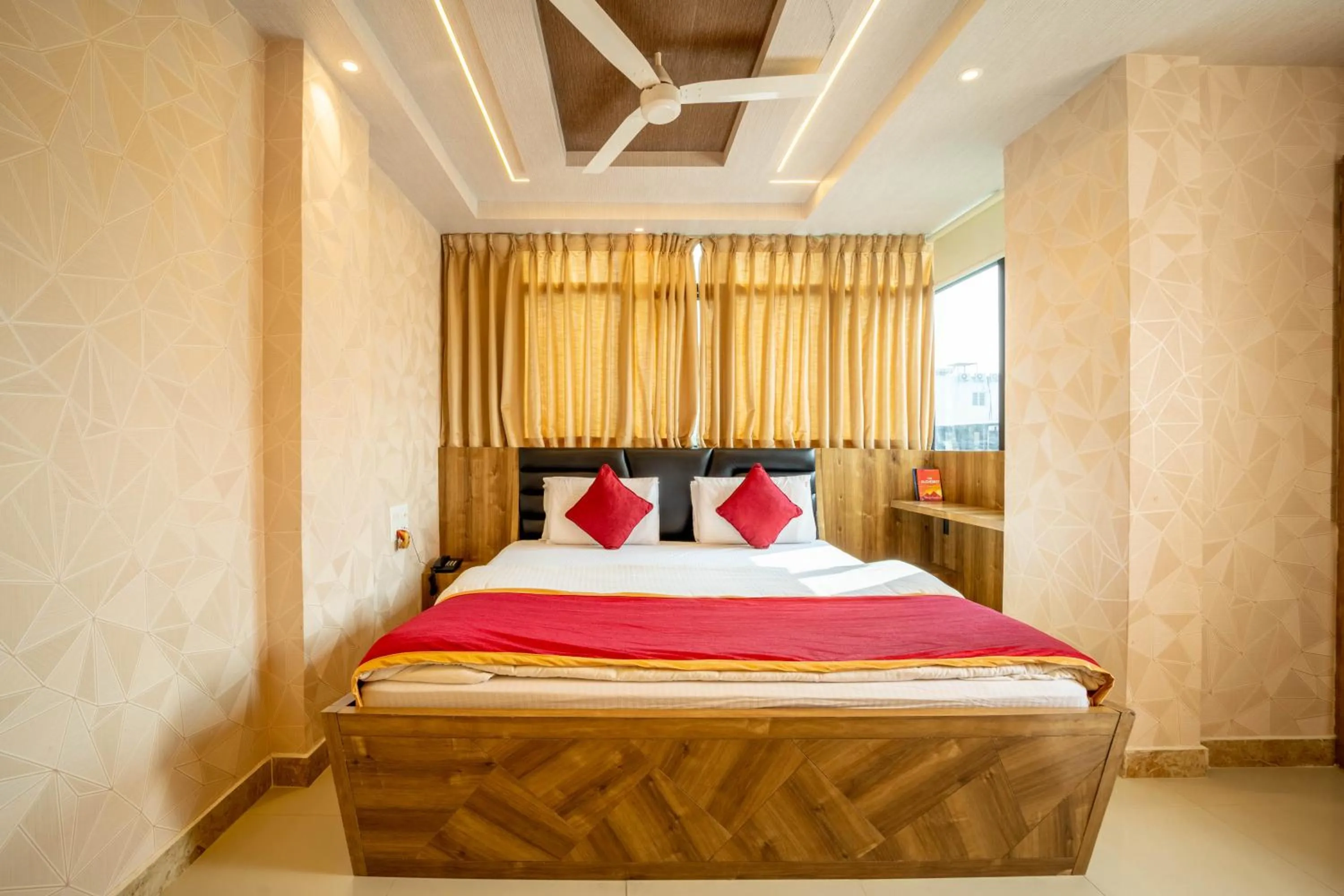 Bed in Seasons Suites Koramangala
