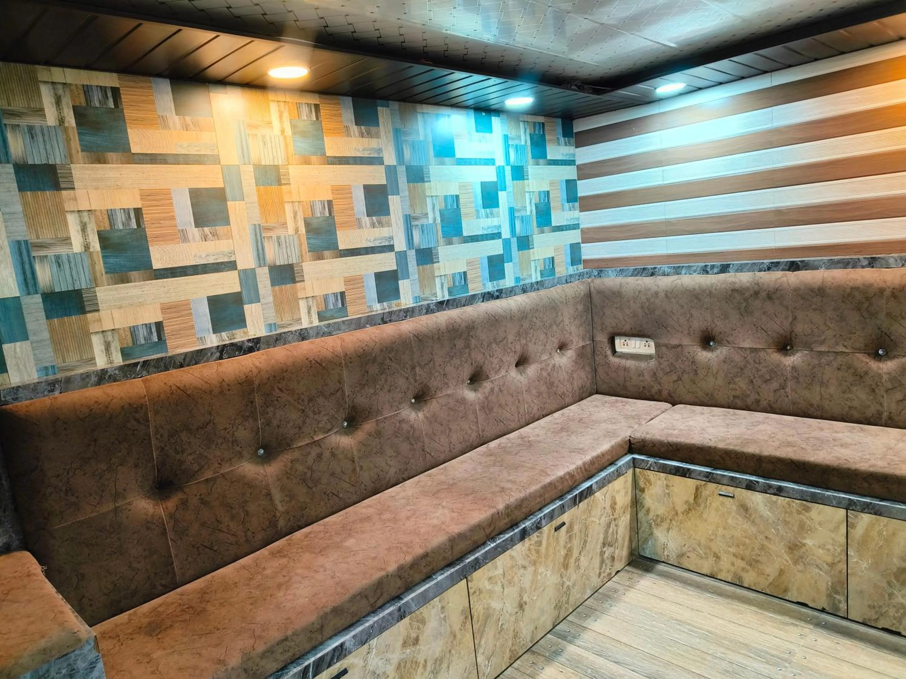 Seating area in Hotel HM International