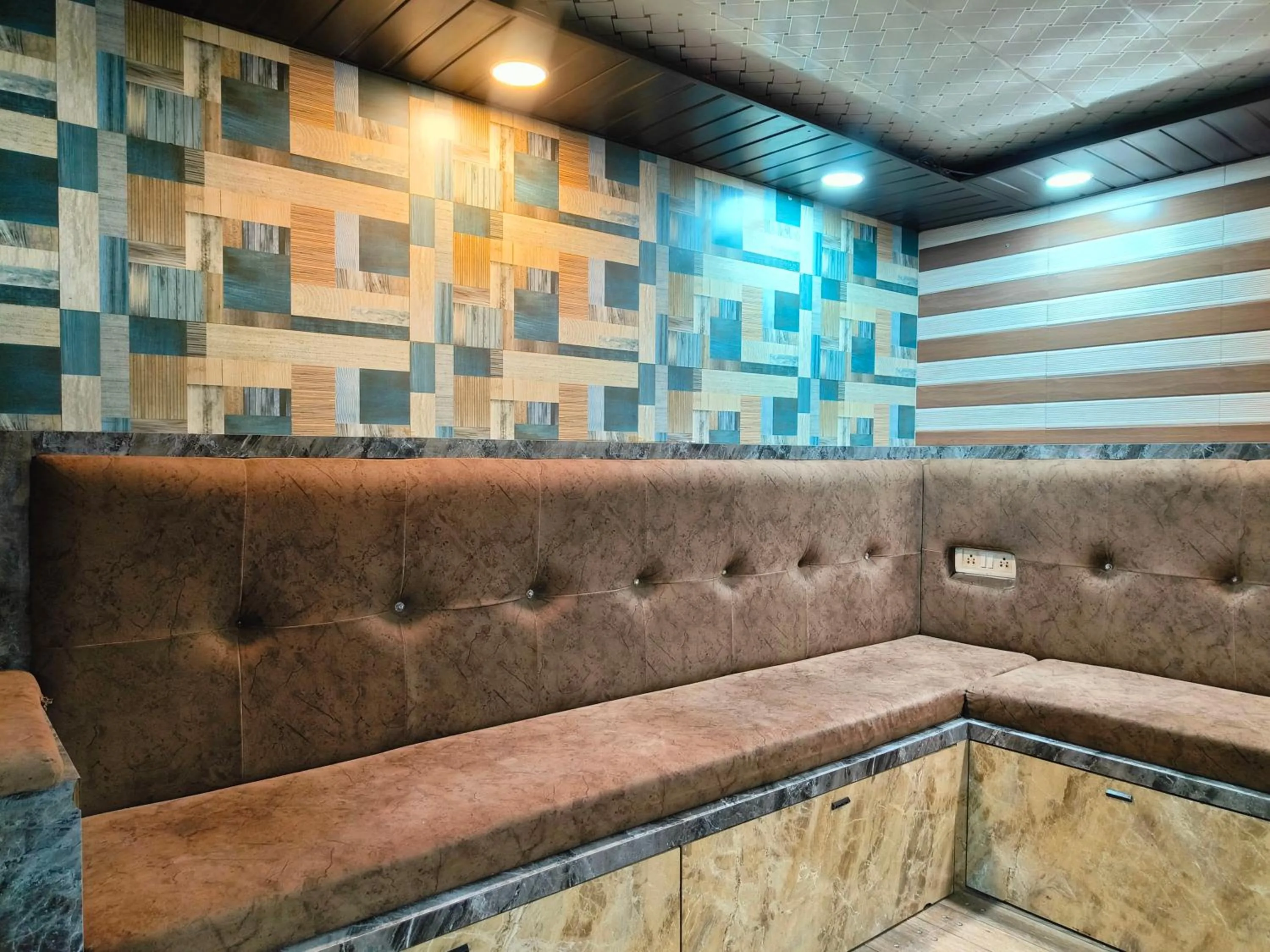 Seating area in Hotel HM International