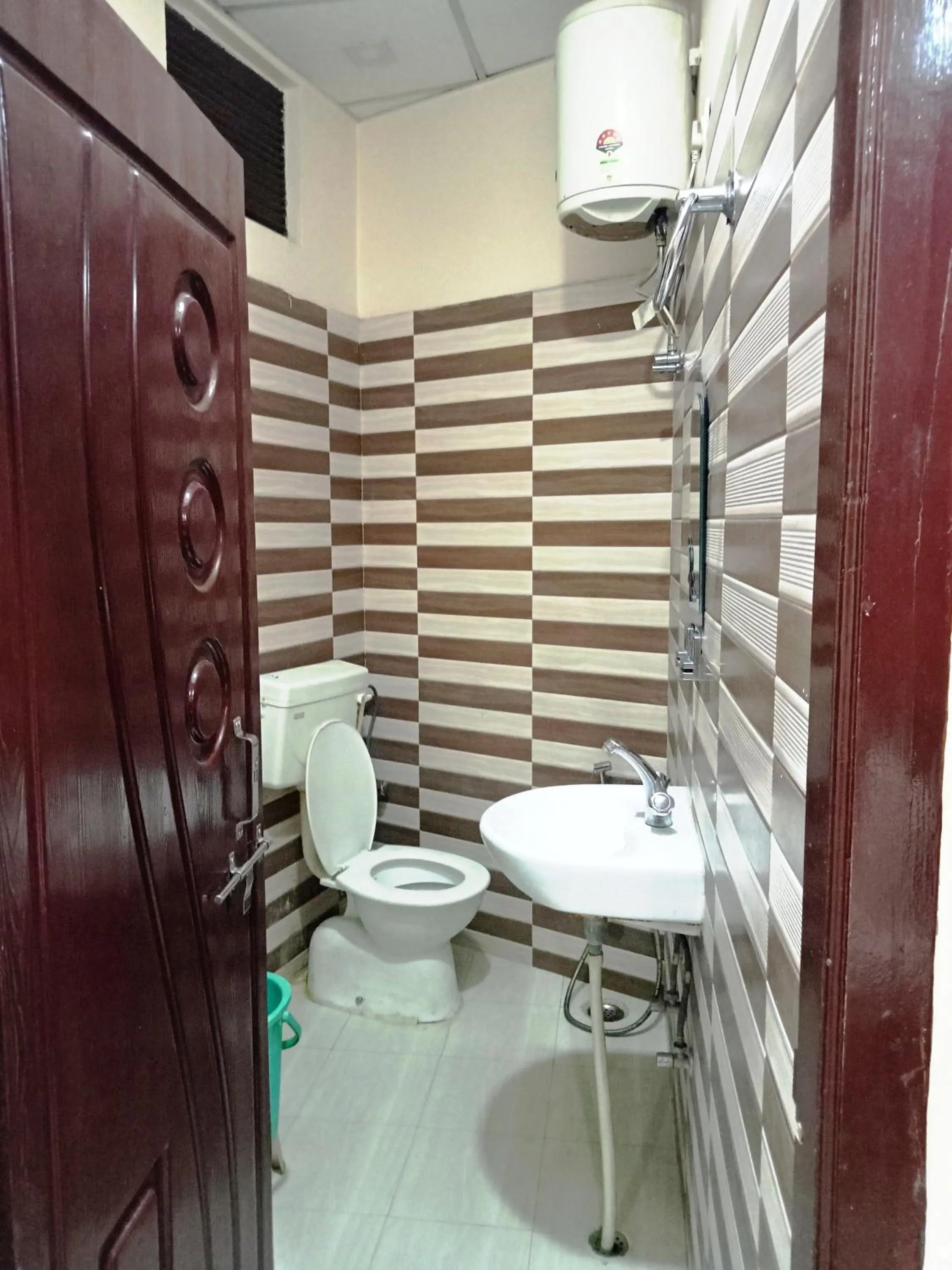 Shower in Hotel HM International