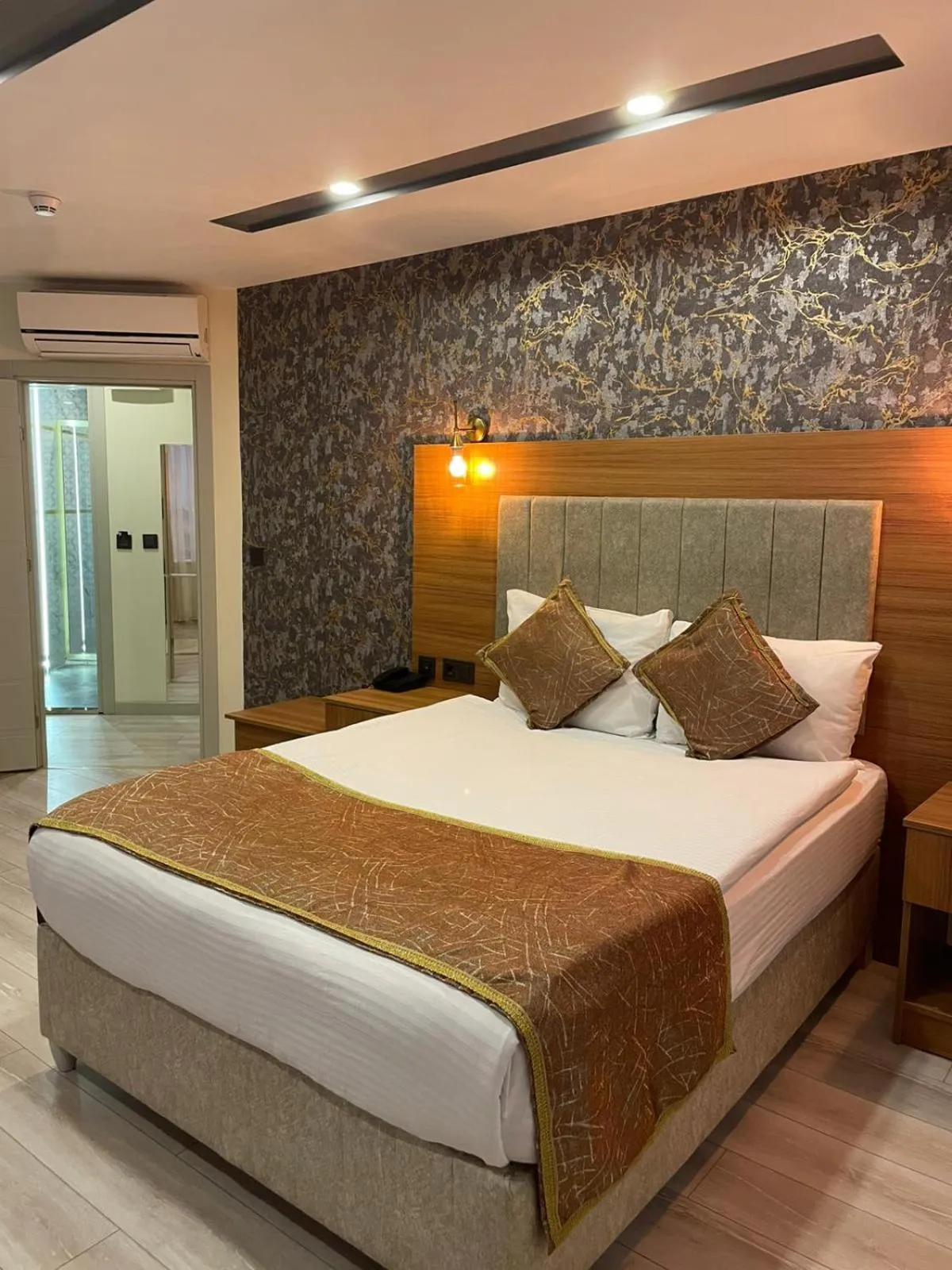 Bed in Golden Lux Hotel Antalya