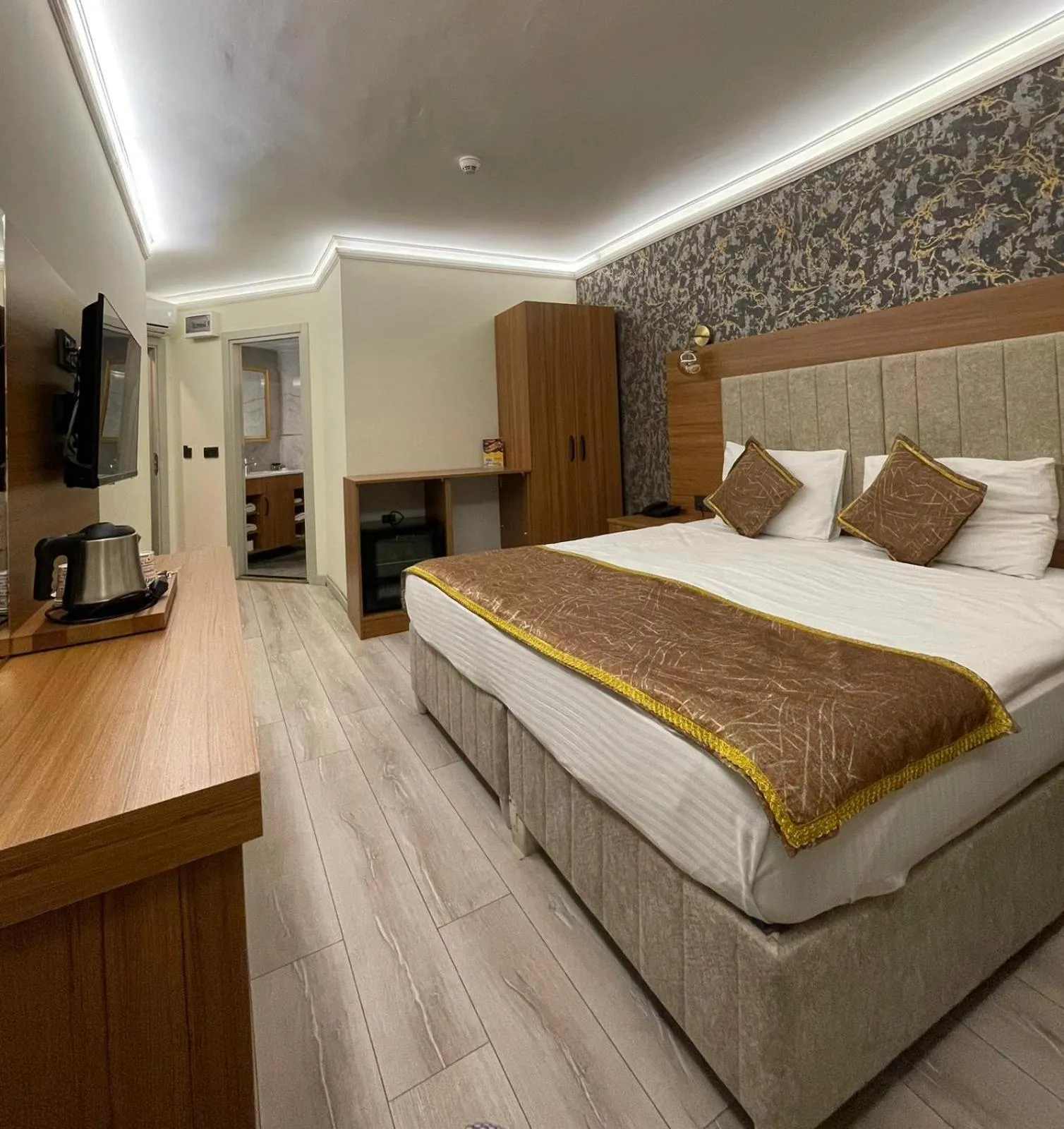 Bed in Golden Lux Hotel Antalya