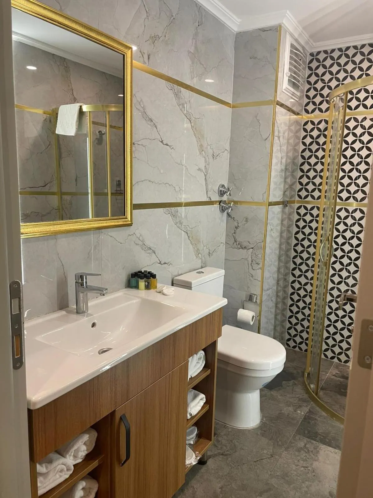 Bathroom in Golden Lux Hotel Antalya