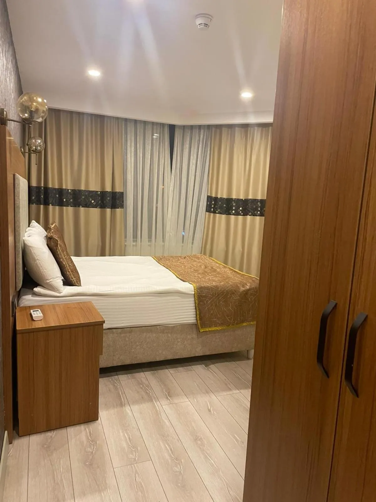 Bed in Golden Lux Hotel Antalya