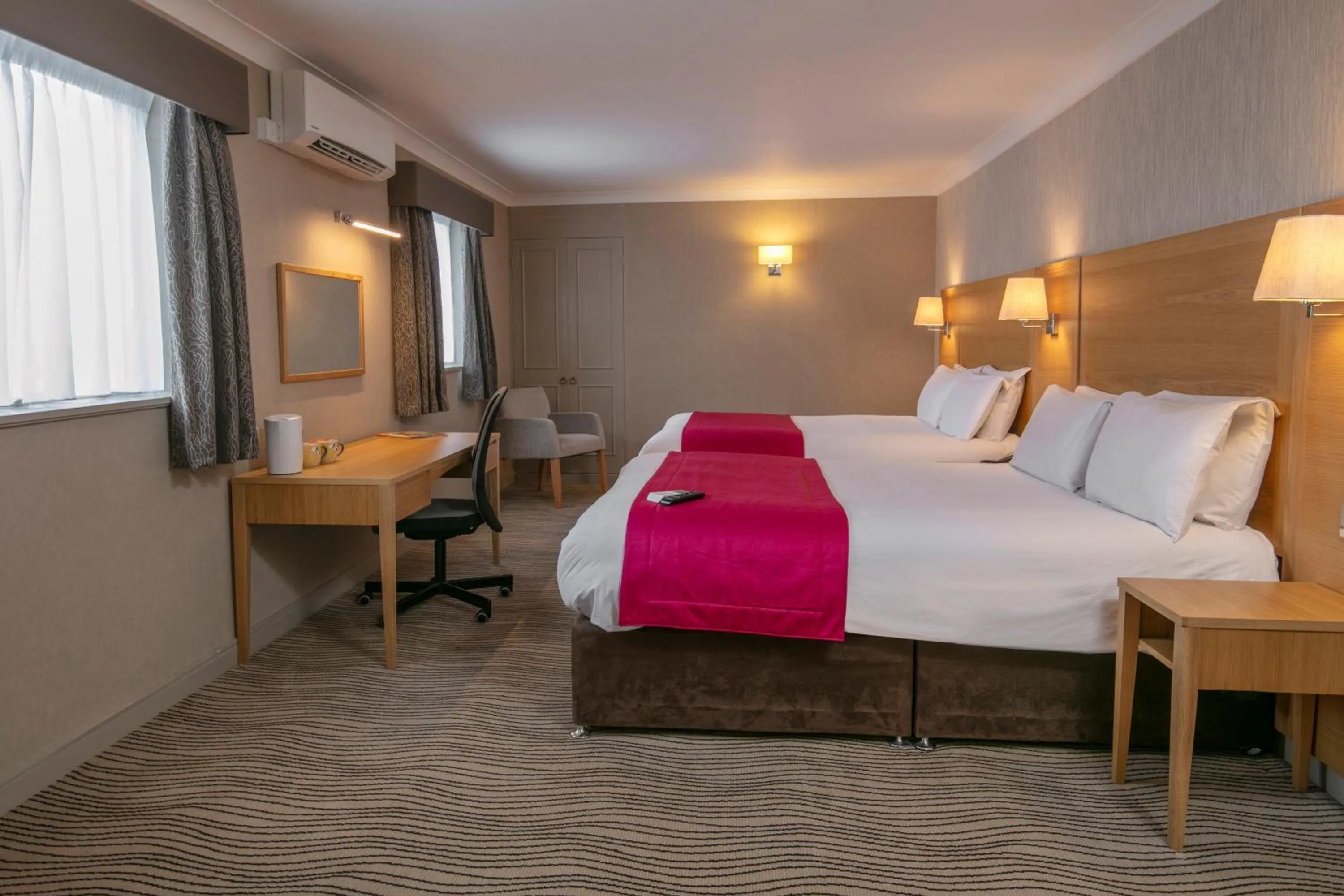 Bedroom, Bed in Best Western Heath Court Hotel