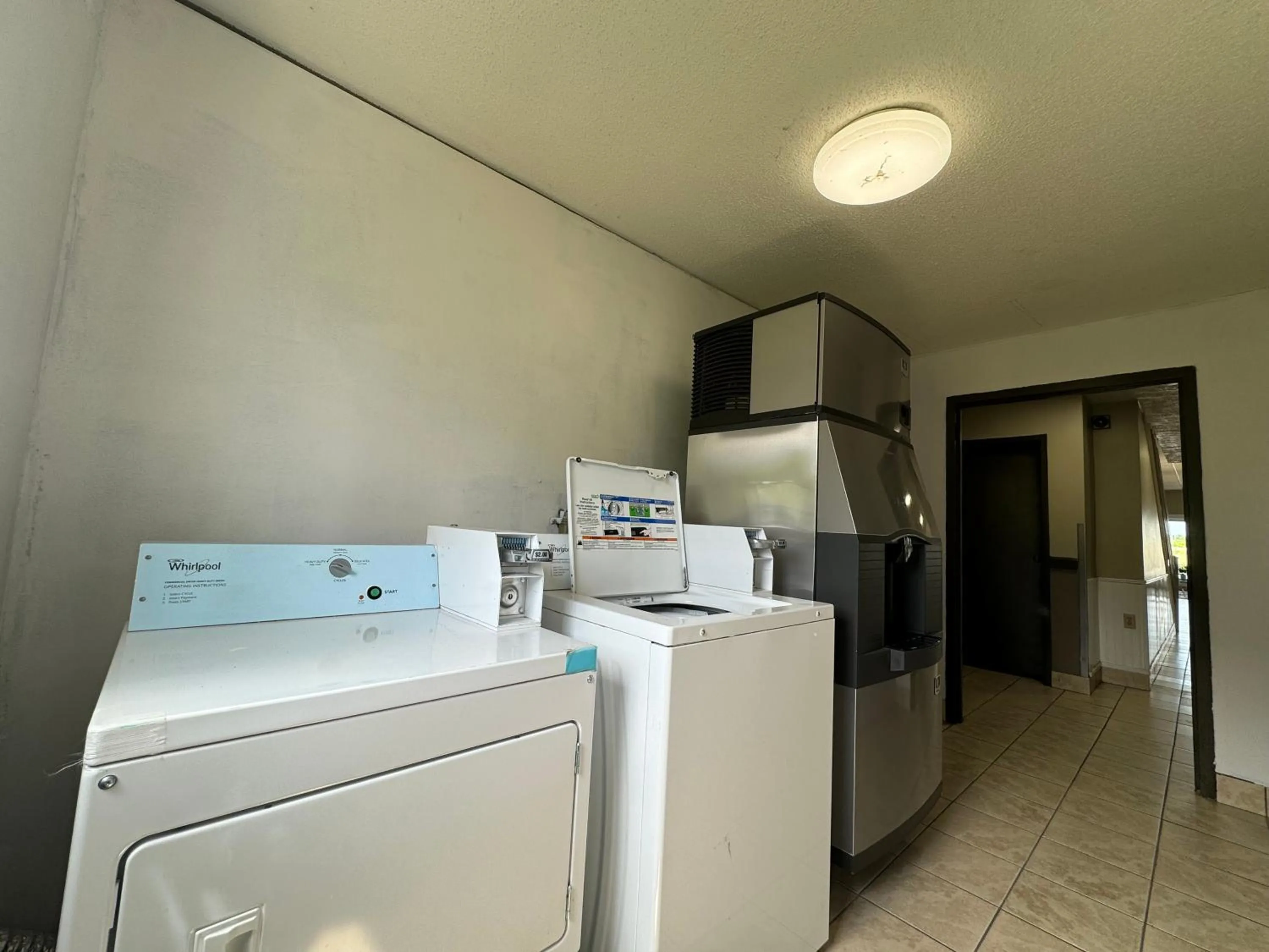 vending machine in South Ridge Inn