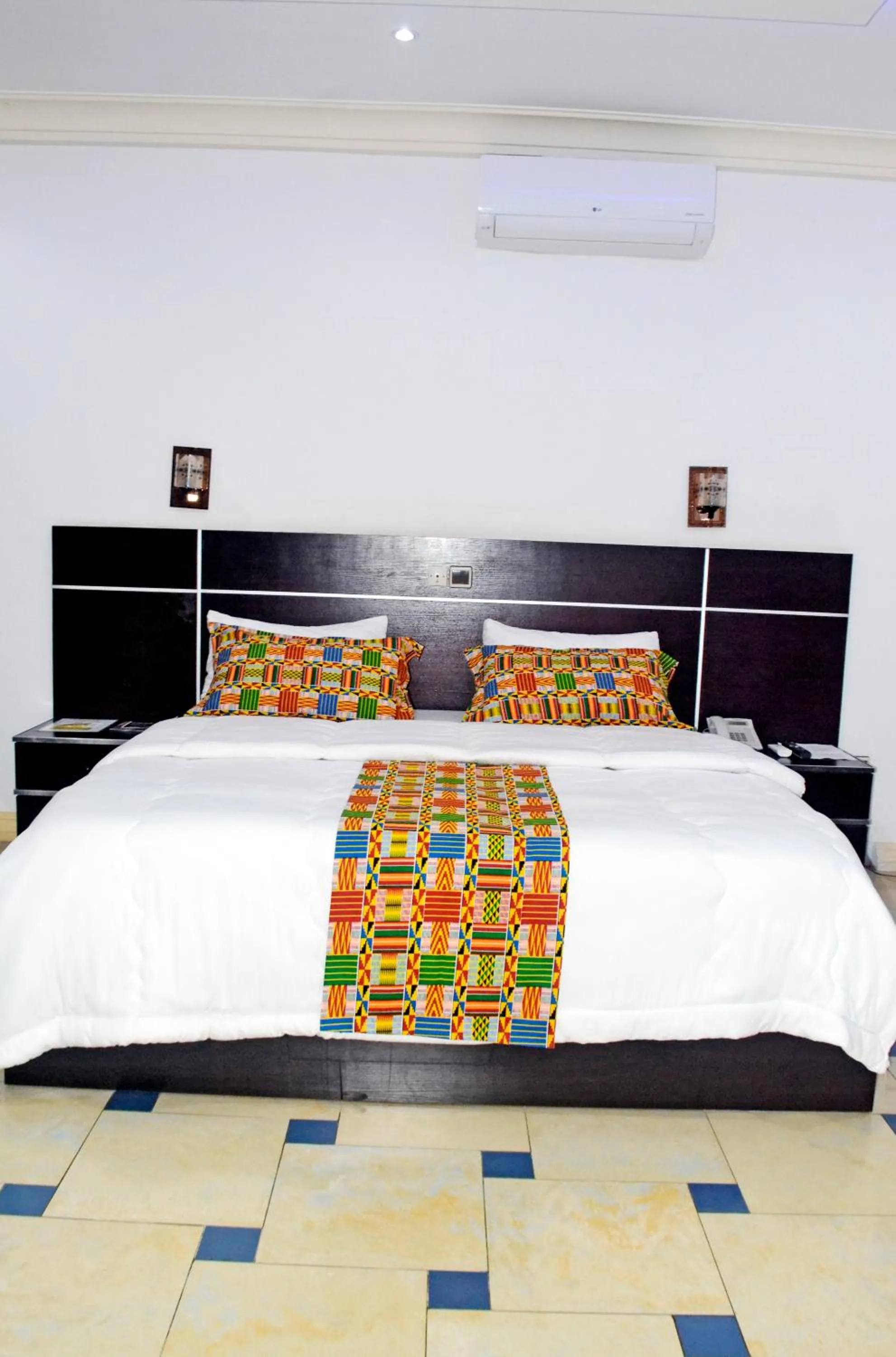 Bed in Beach Sand Hotel & Resort, Cotonou