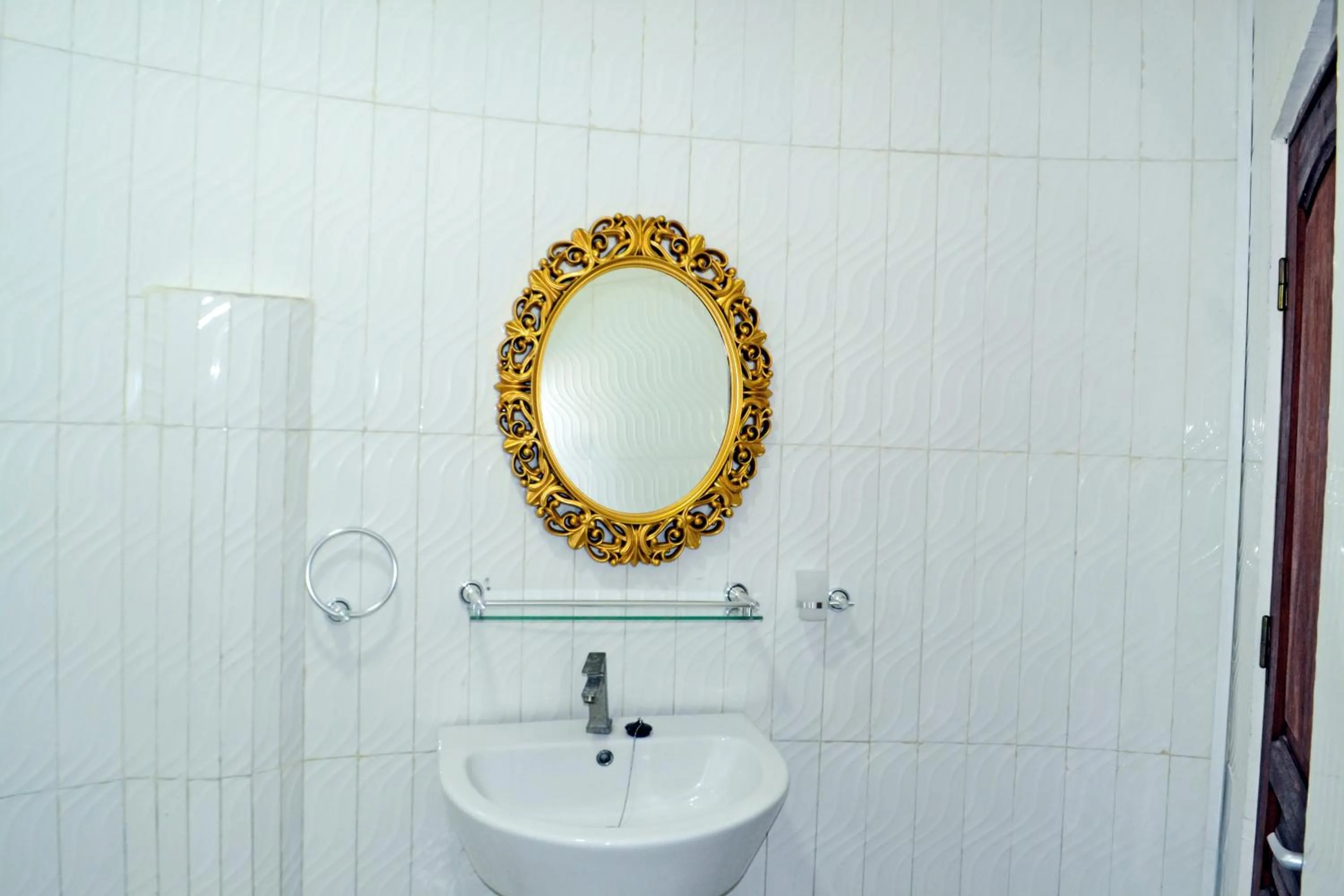 Bathroom in Beach Sand Hotel & Resort, Cotonou
