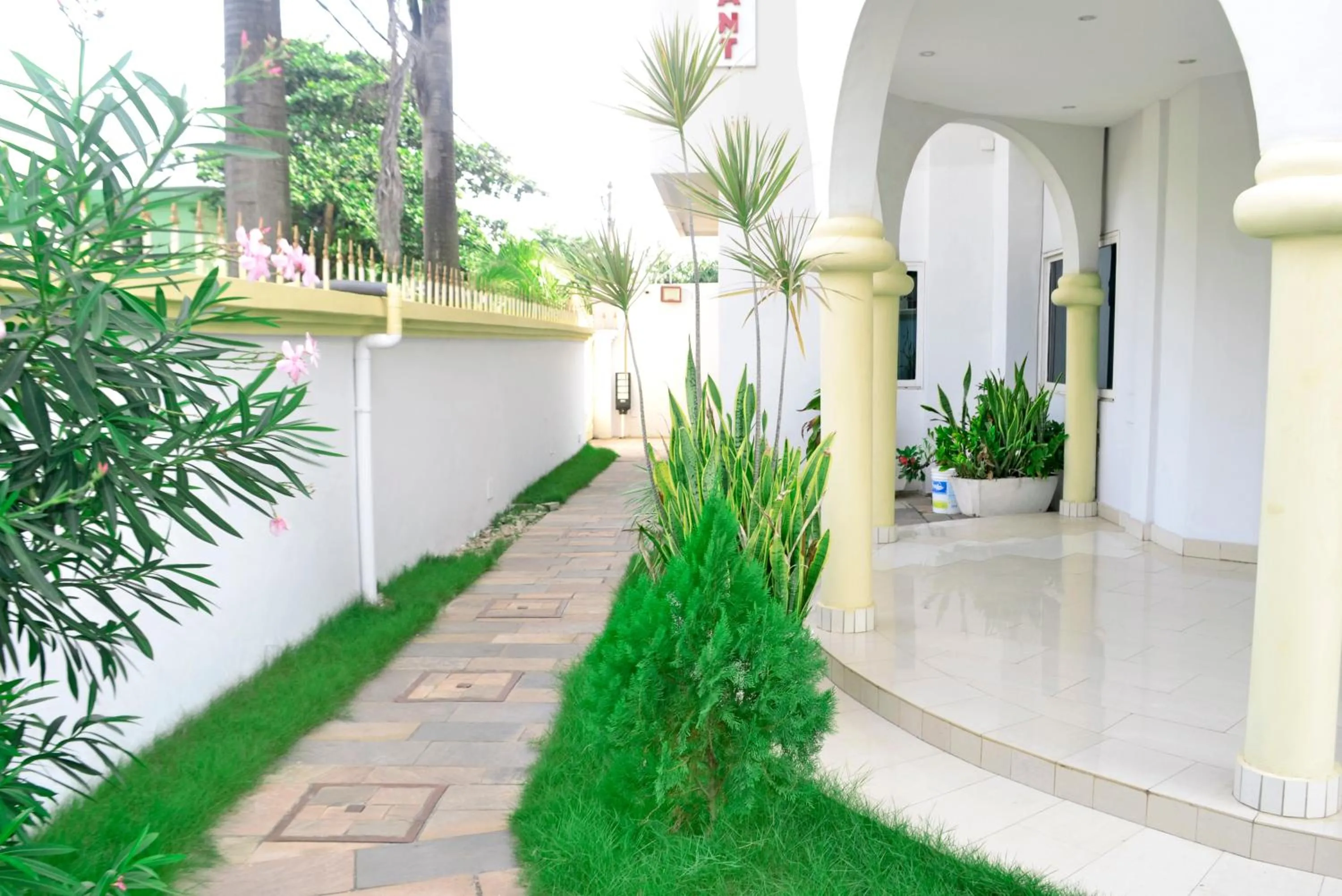 Garden in Beach Sand Hotel & Resort, Cotonou