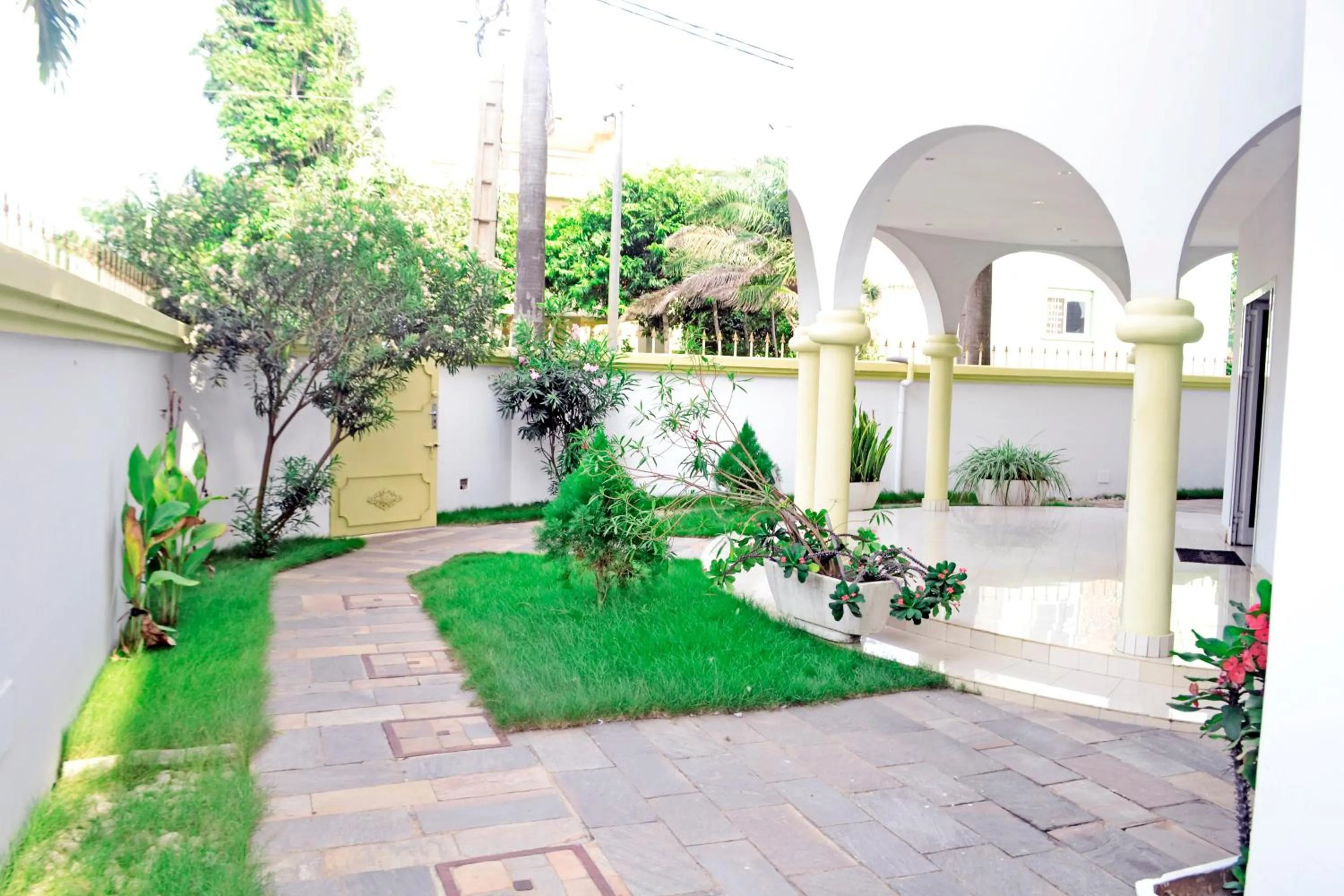 Garden in Beach Sand Hotel & Resort, Cotonou