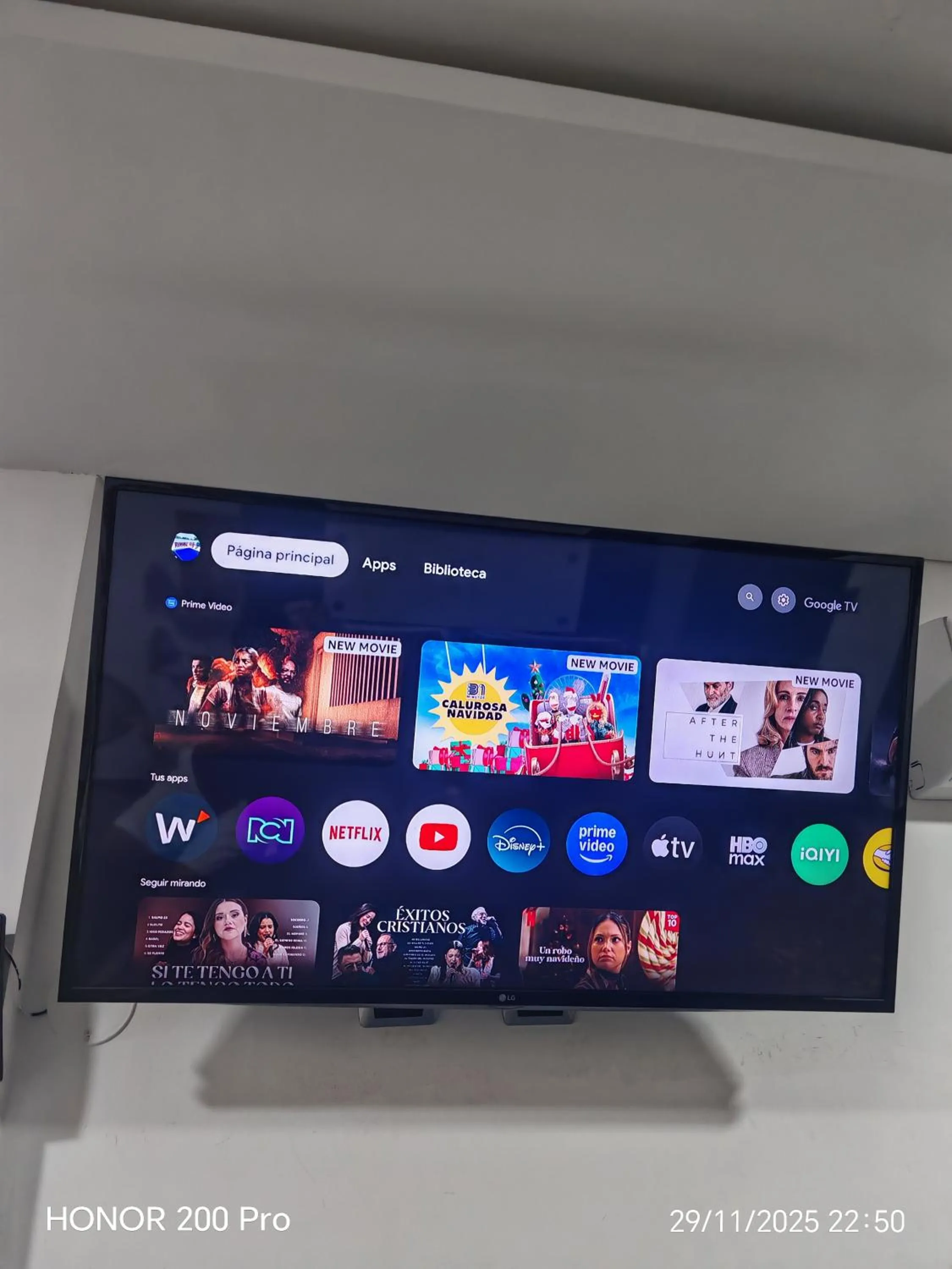 Communal lounge/ TV room in Hotel deluxe oasis de la colina boutique