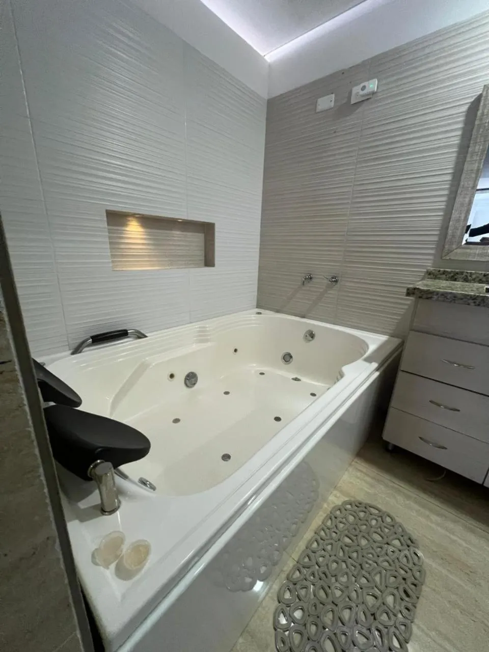 Hot Tub in Hotel deluxe oasis de la colina boutique