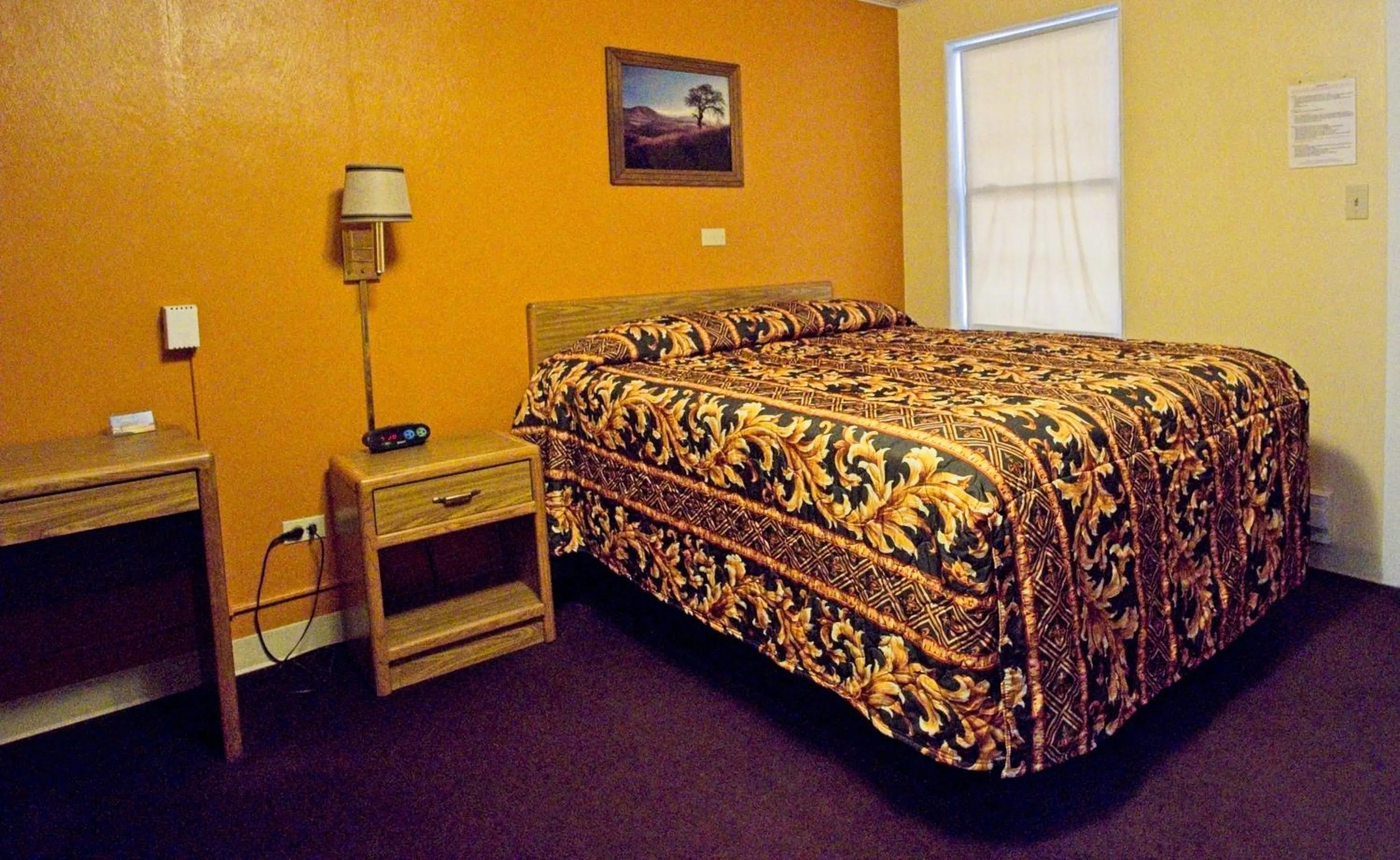 Queen Room in The King's Inn