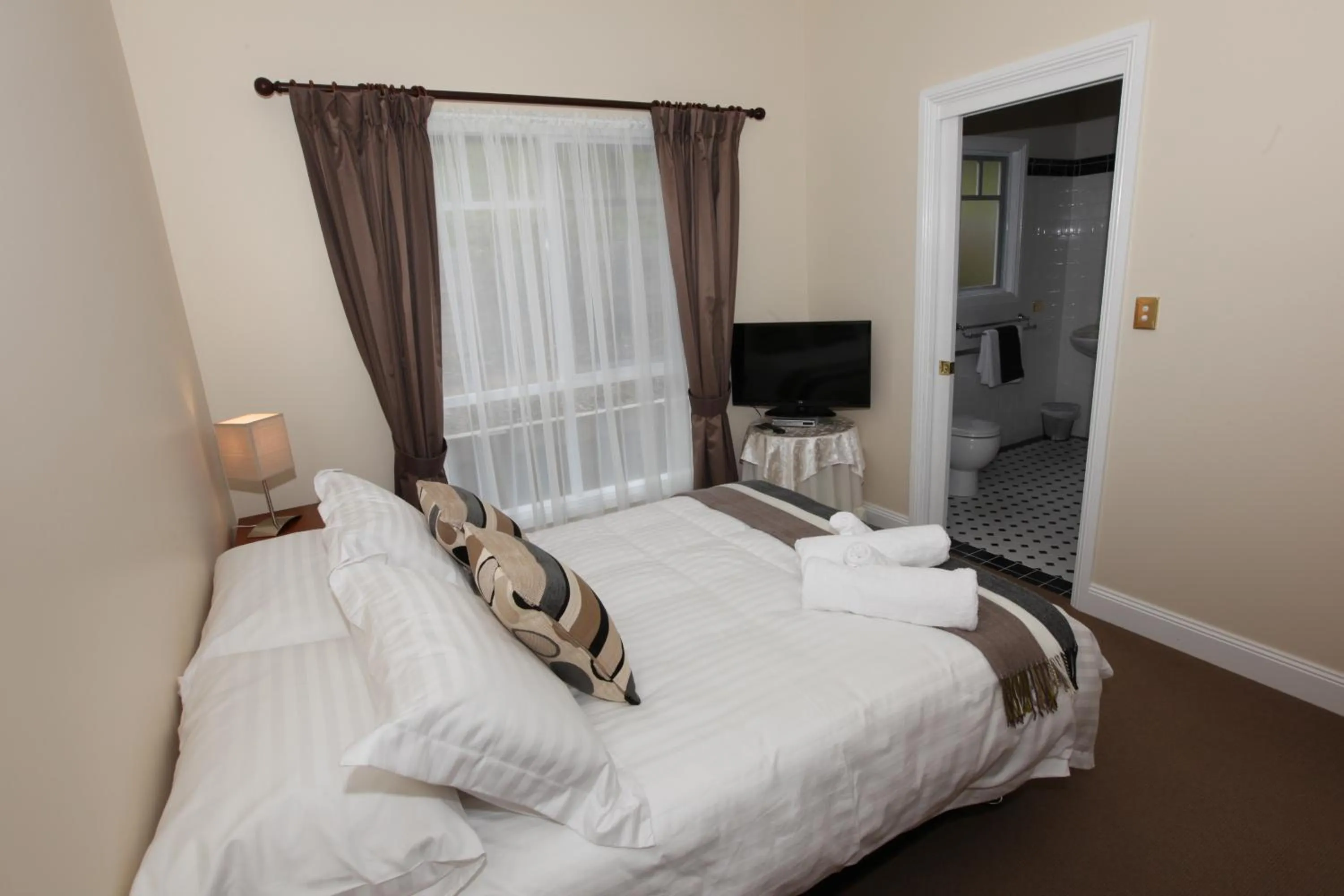 Bed in House on the Hill Bed and Breakfast