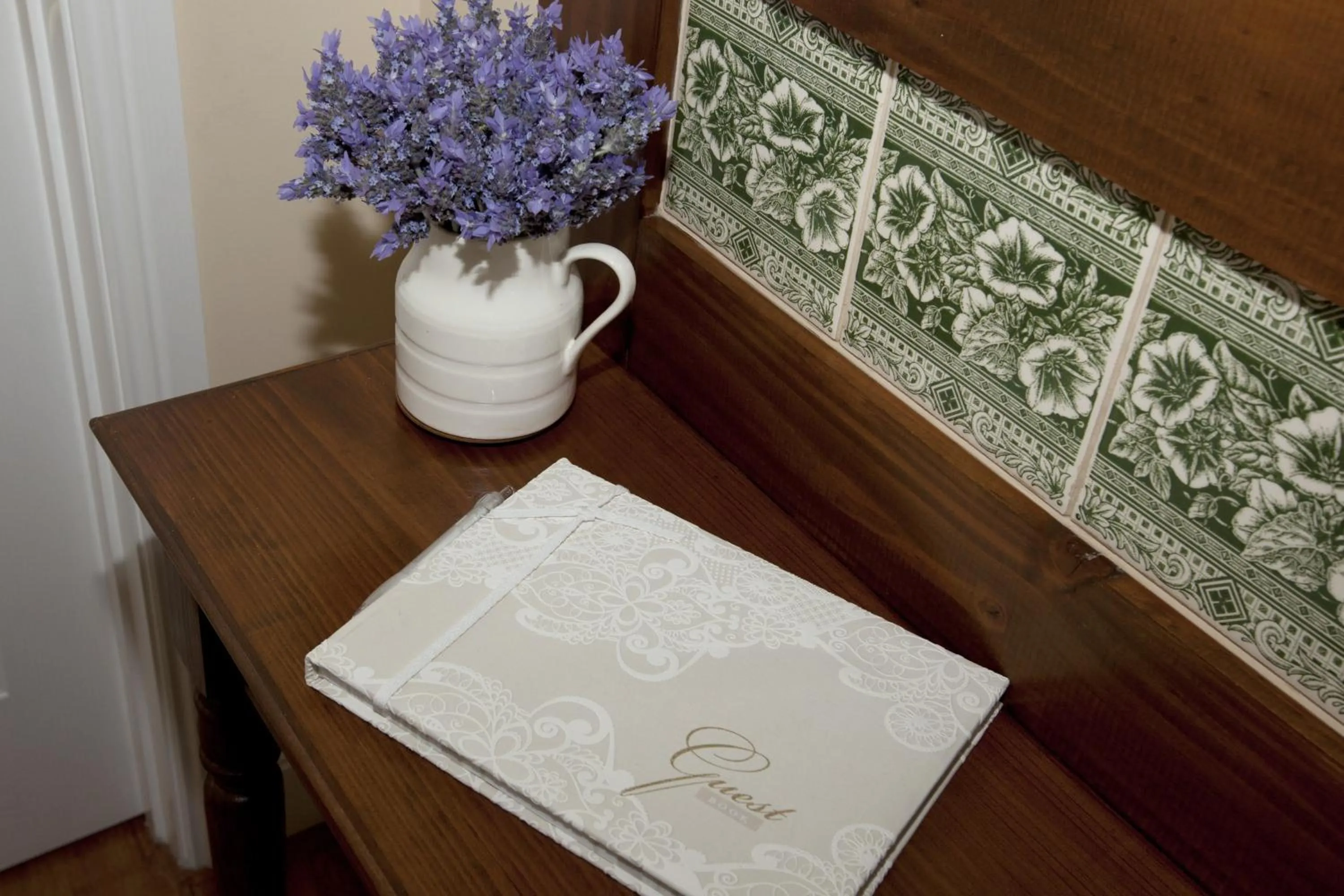 Food and drinks in House on the Hill Bed and Breakfast