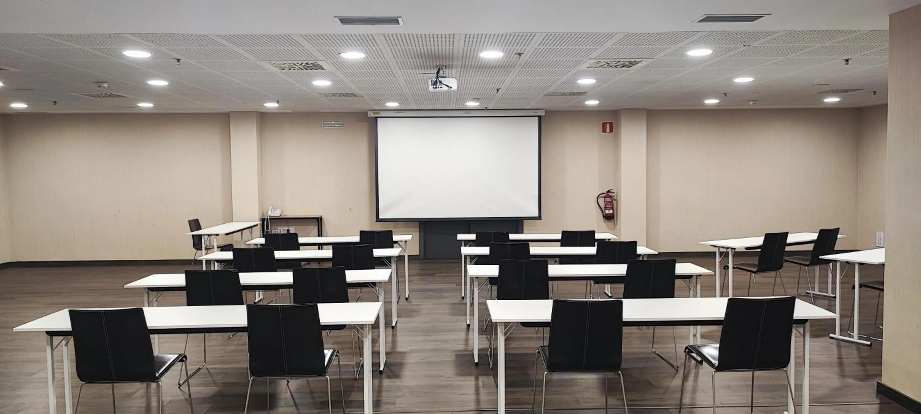 Meeting/conference room in Sercotel Plaza Feria