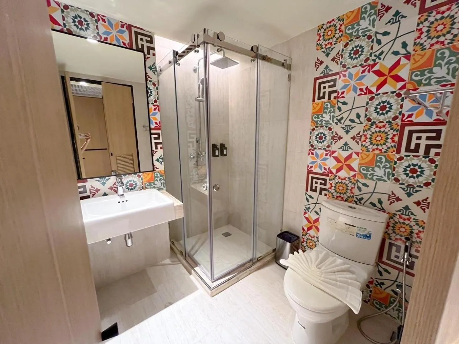 Shower in Kastel Bangkok Hotel