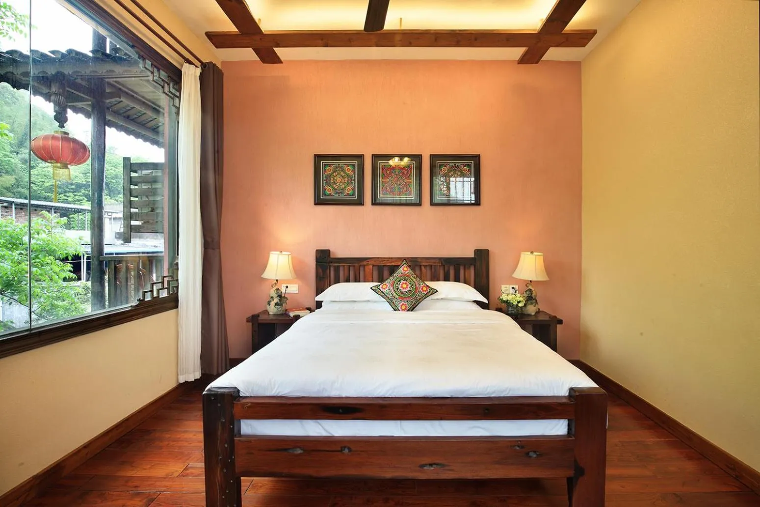 Bed in Yangshuo Mountain Nest Boutique Hotel