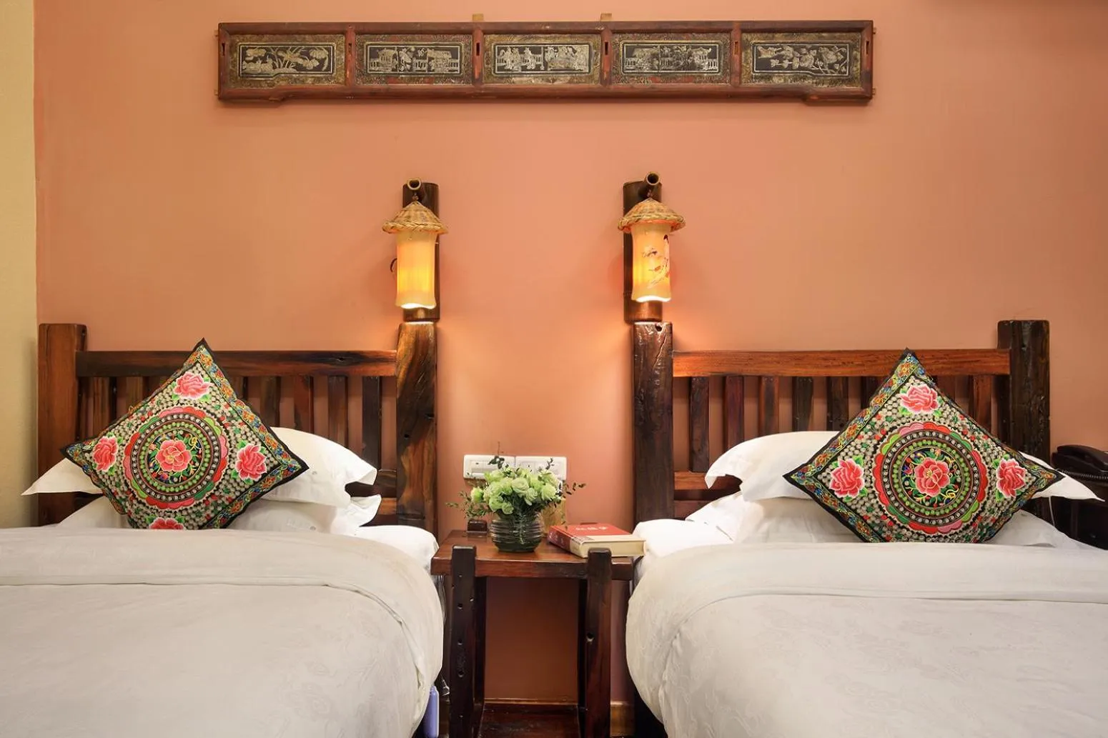 Bed in Yangshuo Mountain Nest Boutique Hotel