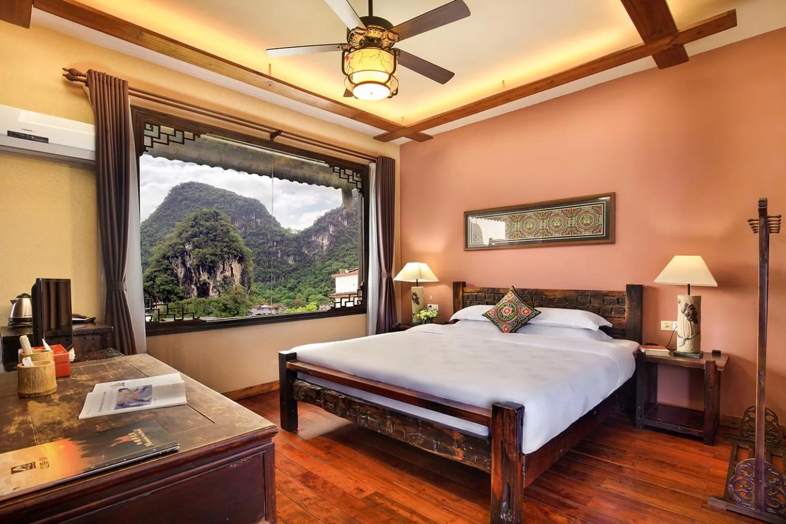 Bed in Yangshuo Mountain Nest Boutique Hotel