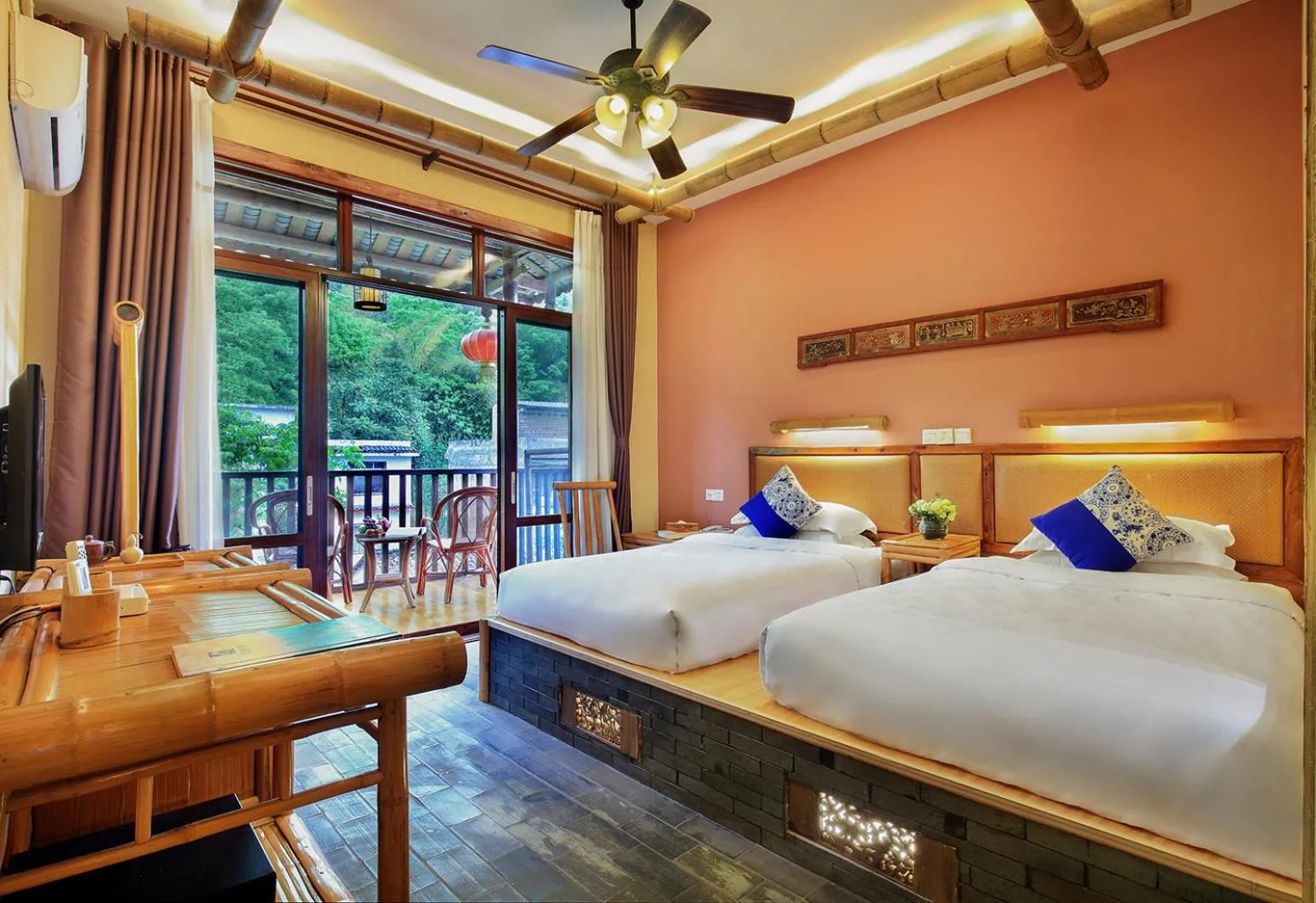 Bed in Yangshuo Mountain Nest Boutique Hotel