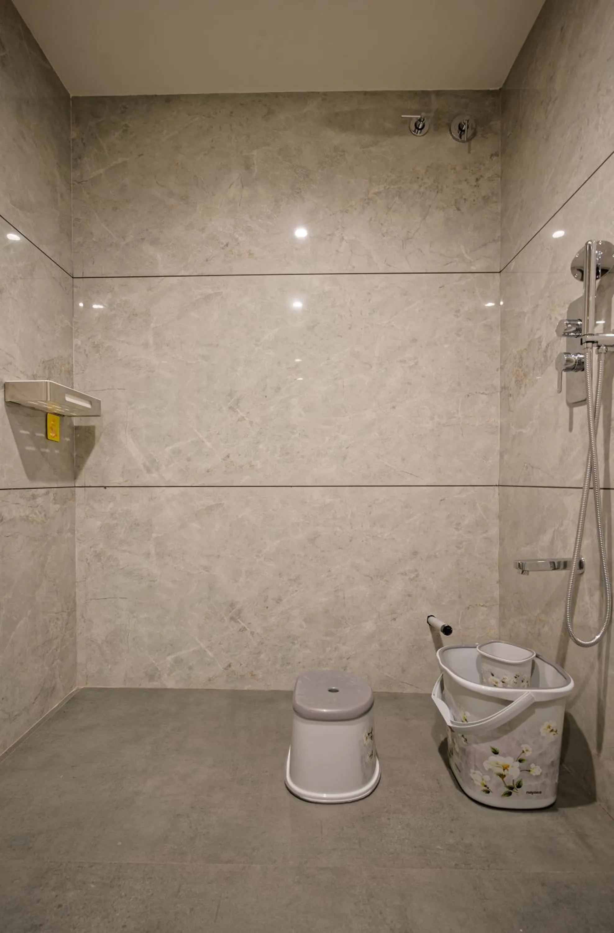 Bathroom in Plenteous Inn