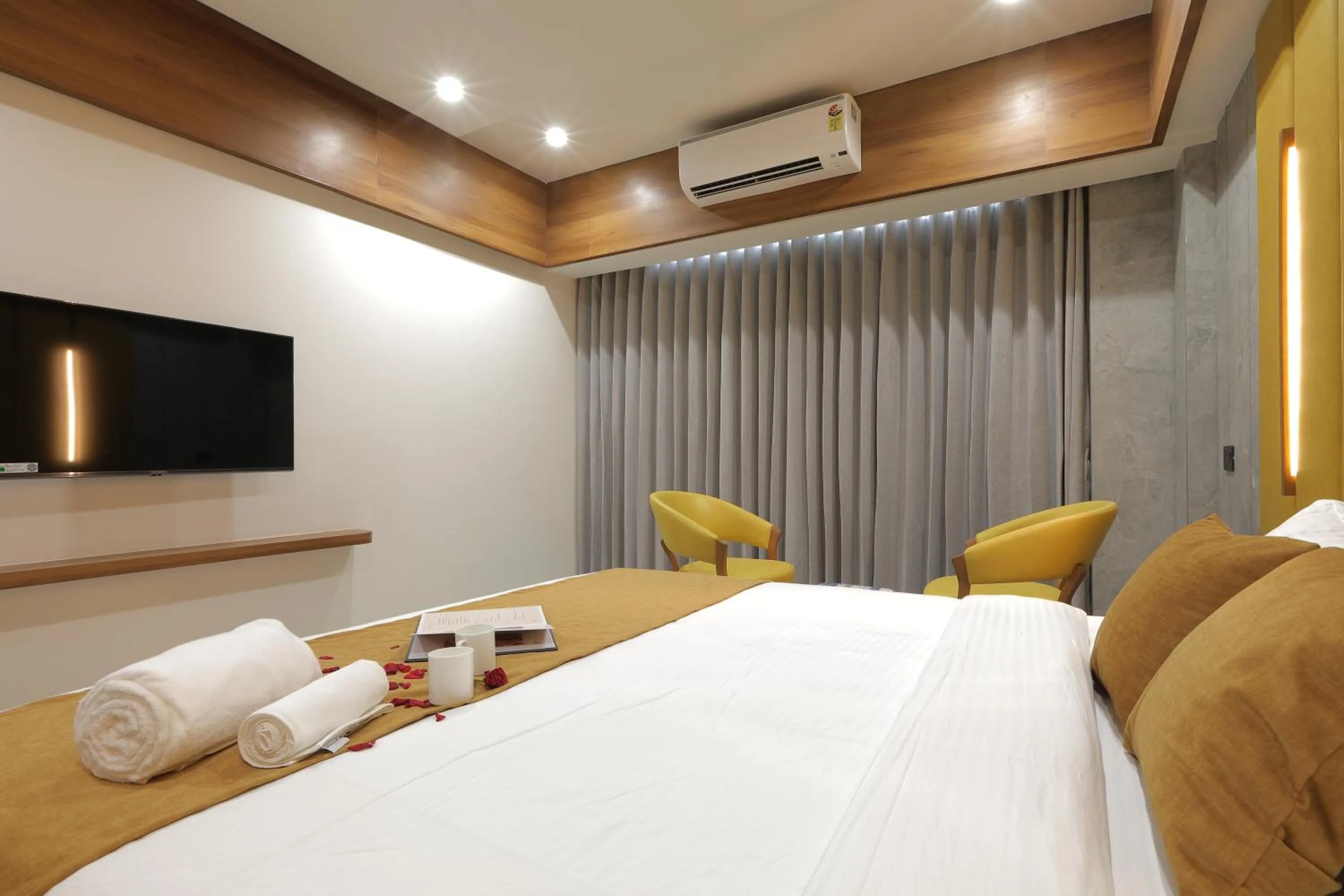 Bedroom, Bed in Plenteous Inn