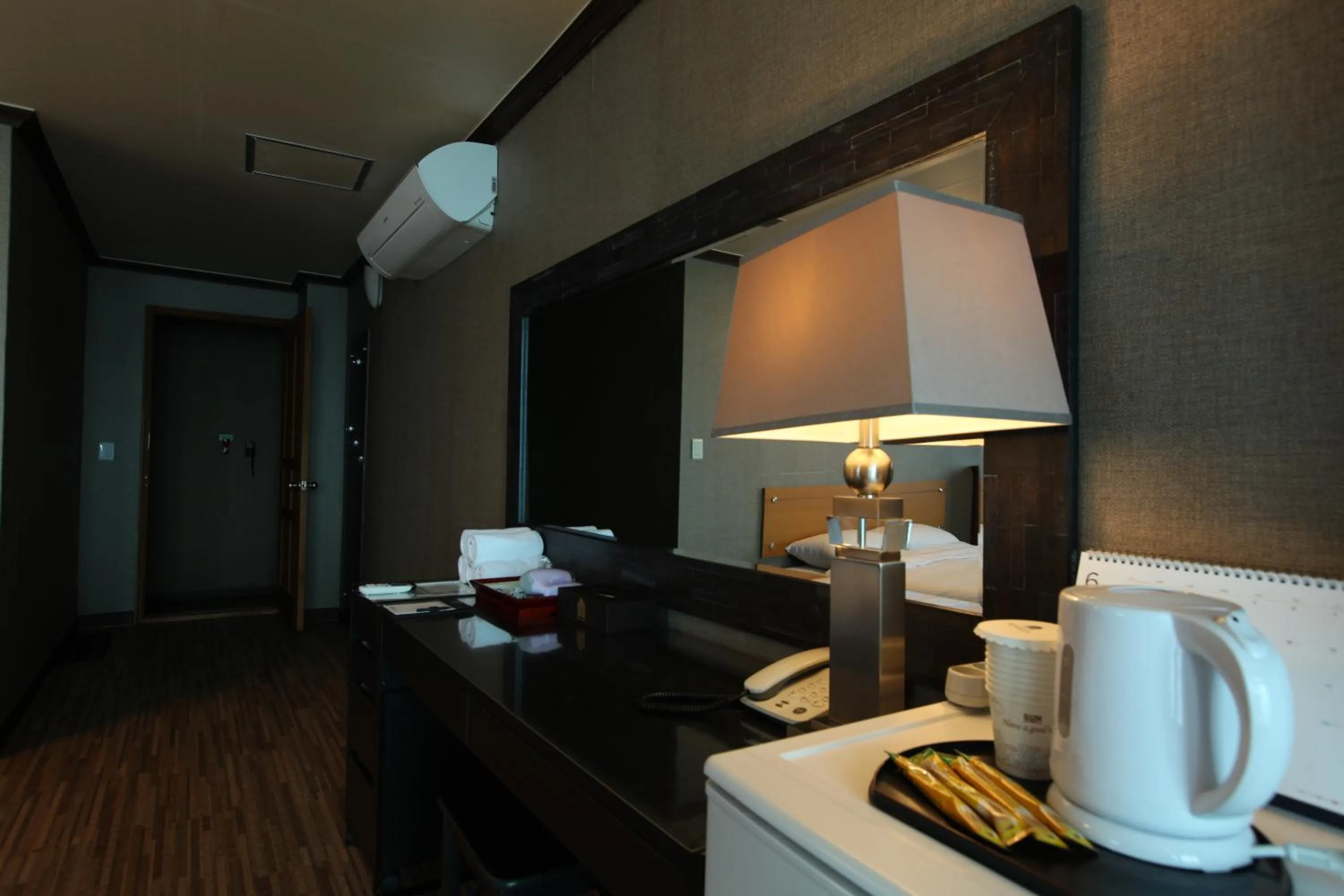 Coffee/tea facilities in Benikea Hotel Mountain & Ocean Daepohang