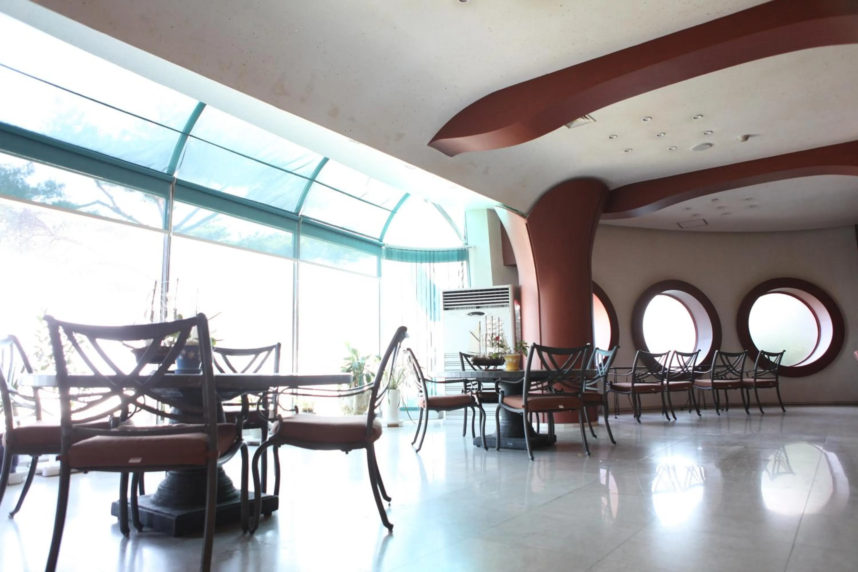 Lobby or reception in Benikea Hotel Mountain & Ocean Daepohang