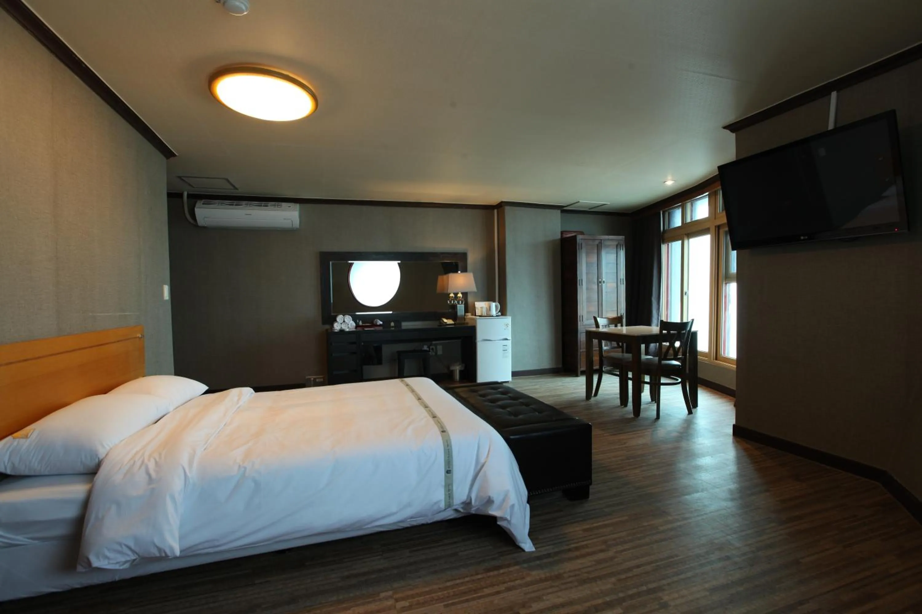 Decorative detail in Benikea Hotel Mountain & Ocean Daepohang