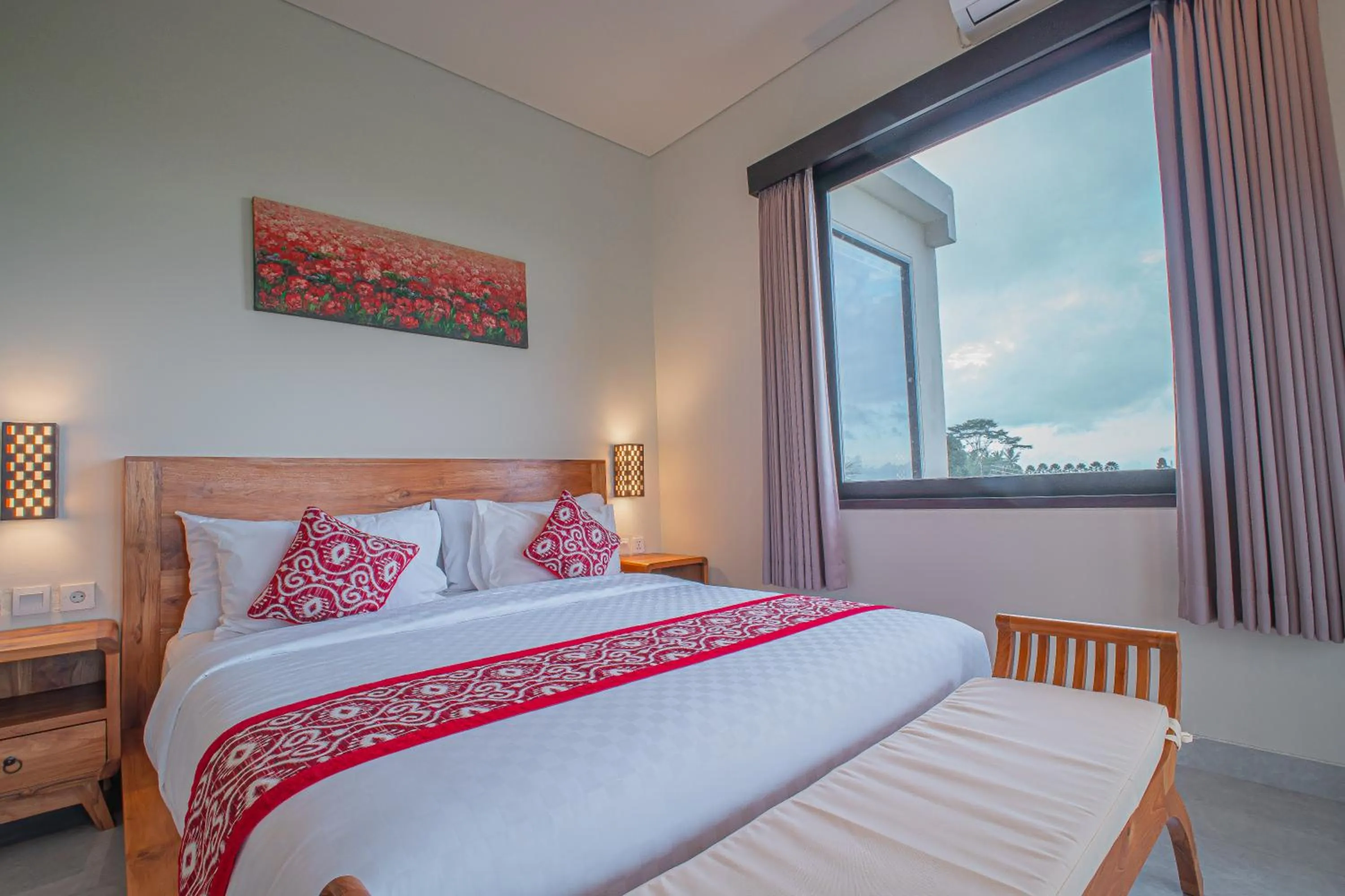 Photo of the whole room, Bed in Mahadewi Sunset Villa