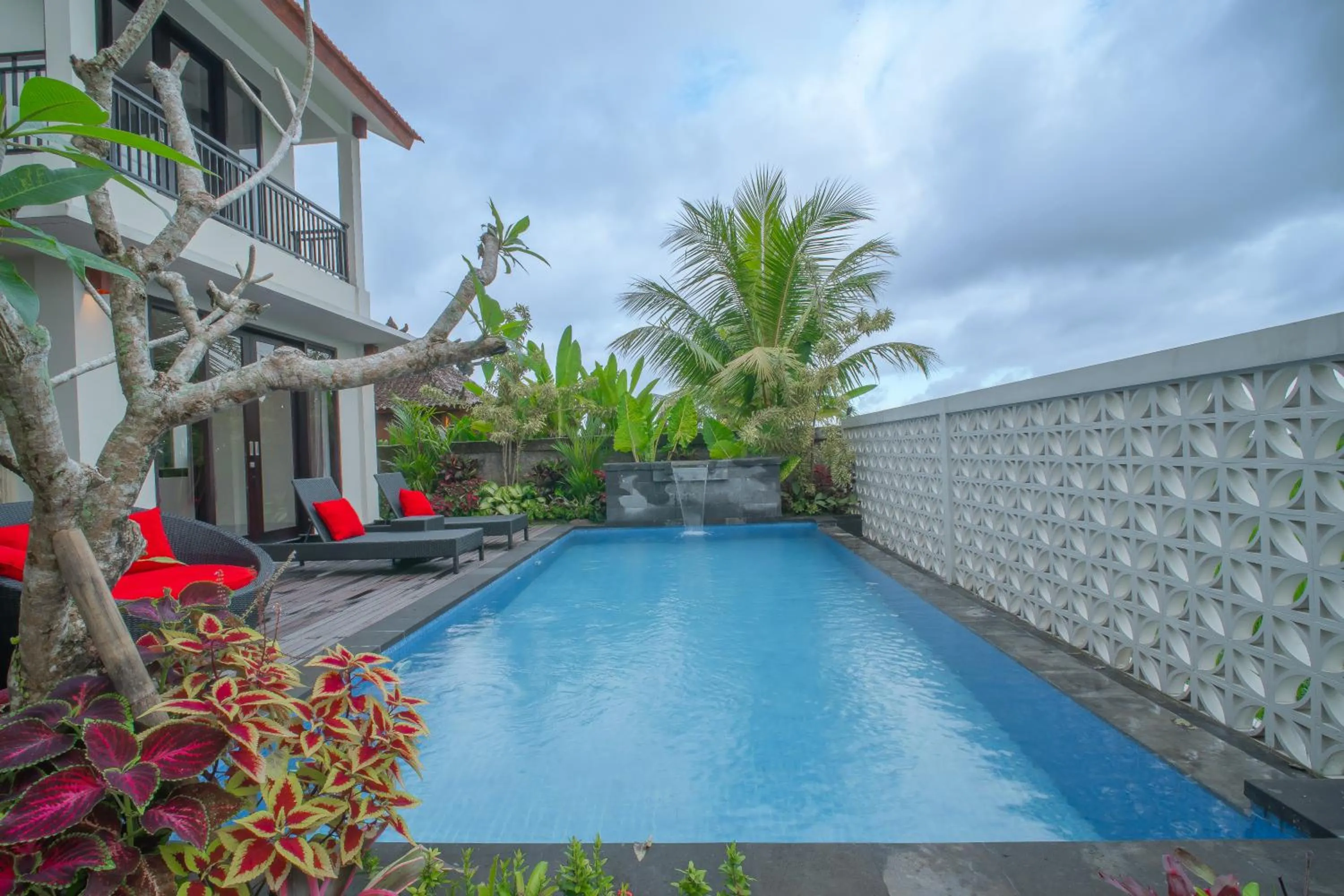 Swimming pool in Mahadewi Sunset Villa